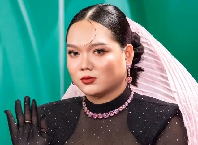 pham-thoai-lum-xum.jpg