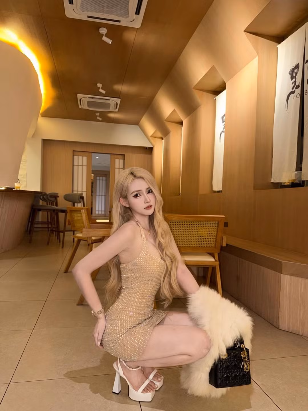 Dưới bài đăng, hàng loạt người hâm mộ đã không tiếc lời khen ngợi cho nhan sắc ngày càng thăng hạng của cô. (Ảnh: IGNV)
