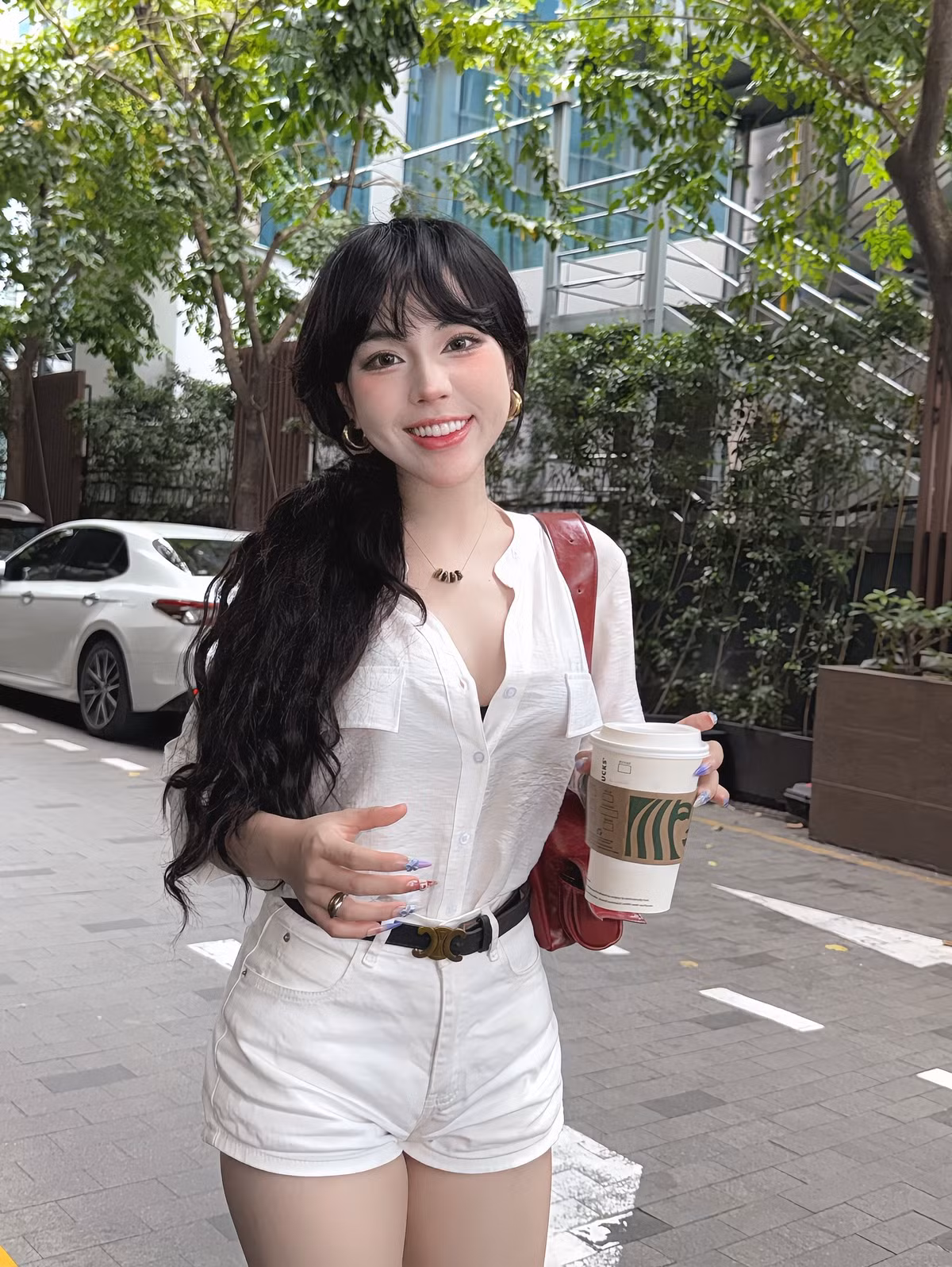 Nổi bật với vẻ ngoài ngọt ngào, đáng yêu như búp bê cùng phong cách thời trang đa dạng, Bảo Khuyên Susan luôn biết cách làm mới mình.