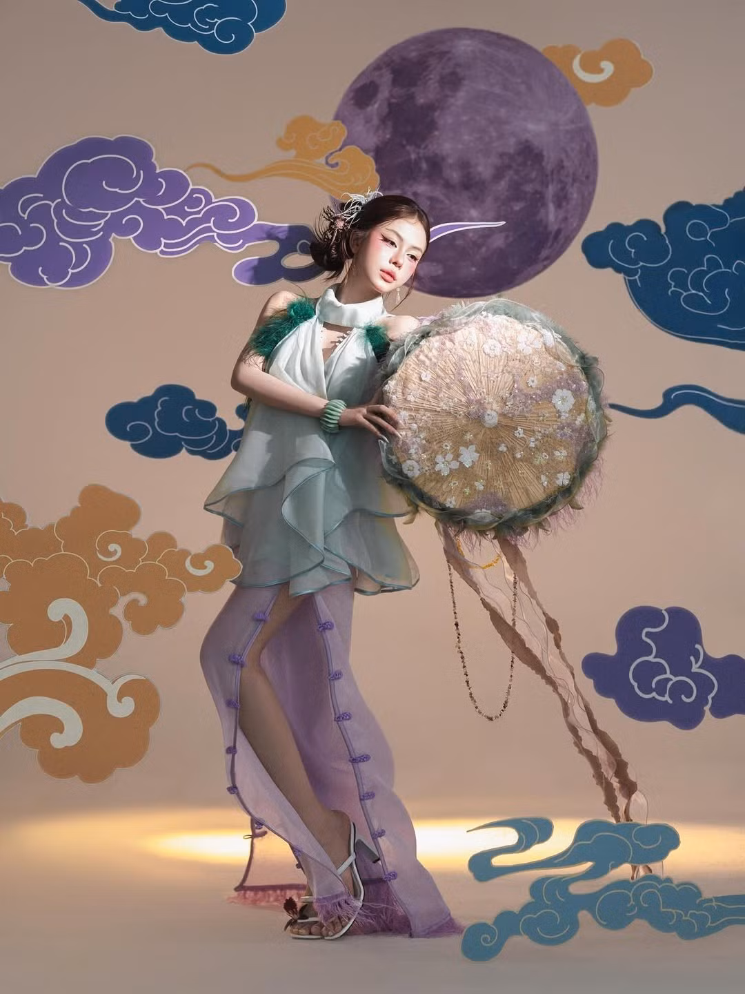 Với lối trang điểm nhấn vào má hồng "say rượu" và đôi mắt sắc sảo, cô nàng toát lên vẻ đẹp kiêu sa, cuốn hút. (Ảnh: IGNV)