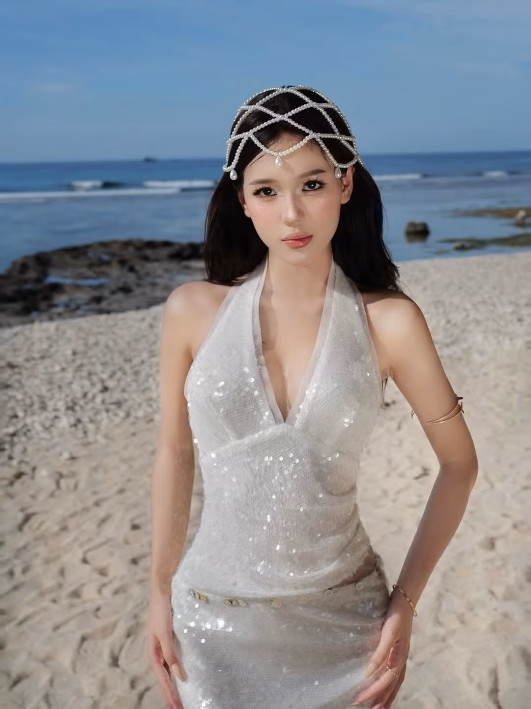 Wyn Anh (Đỗ Quỳnh Anh, sinh năm 2005) là một trong những gái xinh Gen Z đình đám nhất hiện tại. Cô nàng hiện có hơn 2.4 triệu người theo dõi trên trang cá nhân.