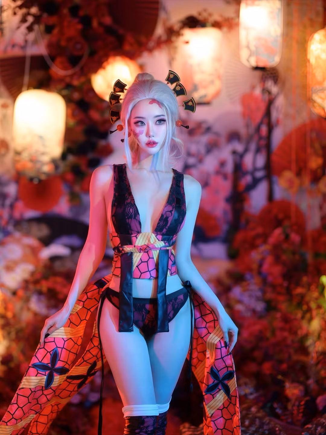 Nhân vật Daki được biết đến là một ác quỷ cấp cao, nổi bật với vẻ ngoài yêu kiều khi làm Oiran (kĩ nữ hạng sang) ở khu đèn đỏ, nhưng lại vô cùng tàn nhẫn và kiêu ngạo. (Ảnh: IGNV)