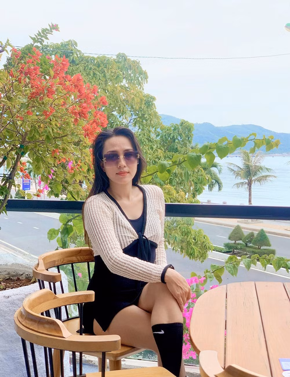 Đến nay, đã 14 năm chị Giang, anh Thắng về chung một nhà. Anh chị đã có 2 người con, hiện anh làm tại ngân hàng, còn chị kinh doanh riêng.