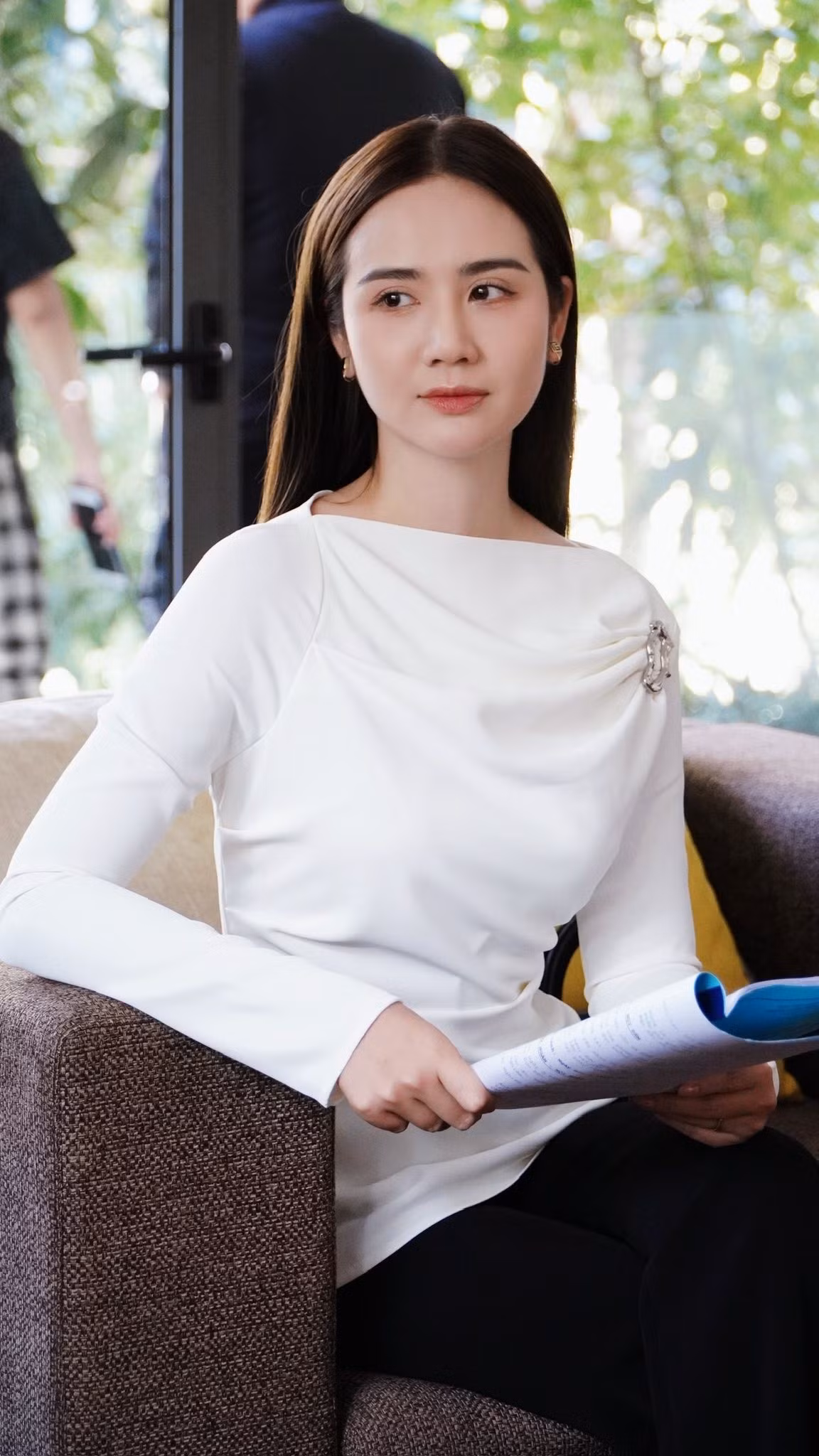 Trong giới giải trí Việt, bộ ba Huyền Lizzie, Phanh Lee và Thu Hoài từ lâu đã nổi tiếng không chỉ bởi tài năng, sự nghiệp thành công mà còn bởi tình bạn bền chặt hơn một thập kỷ. Bước sang ngưỡng tuổi 36, dàn mỹ nhân tuổi Canh Ngọ này vẫn khiến công chúng trầm trồ bởi sắc vóc ngày càng mặn mà, "lão hóa ngược".