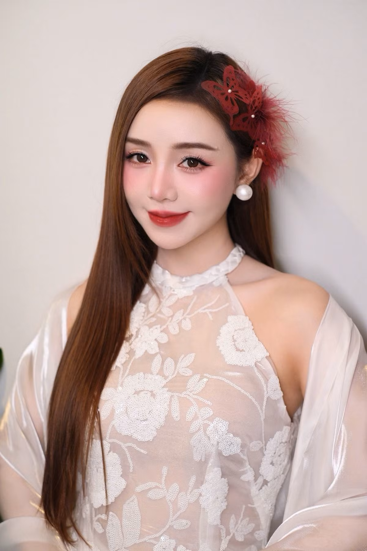 Là một trong những nữ diễn viên nổi bật của phim giờ vàng VTV, Quỳnh Kool luôn được đánh giá là sở hữu nhan sắc xinh đẹp cùng phong cách thời trang thăng hạng theo thời gian. (Ảnh: FBNV)