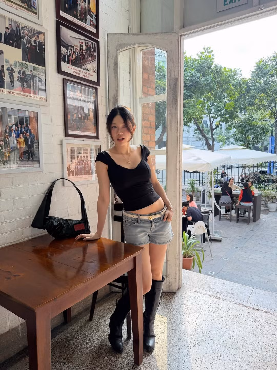 Với màn "comeback" đầy ấn tượng này, Ly Phạm một lần nữa khẳng định vị thế của mình trong lòng giới trẻ không chỉ bởi nhan sắc mà còn bởi phong cách sống hiện đại, năng động của một "hot mom" thế hệ mới. (Ảnh: IGNV)