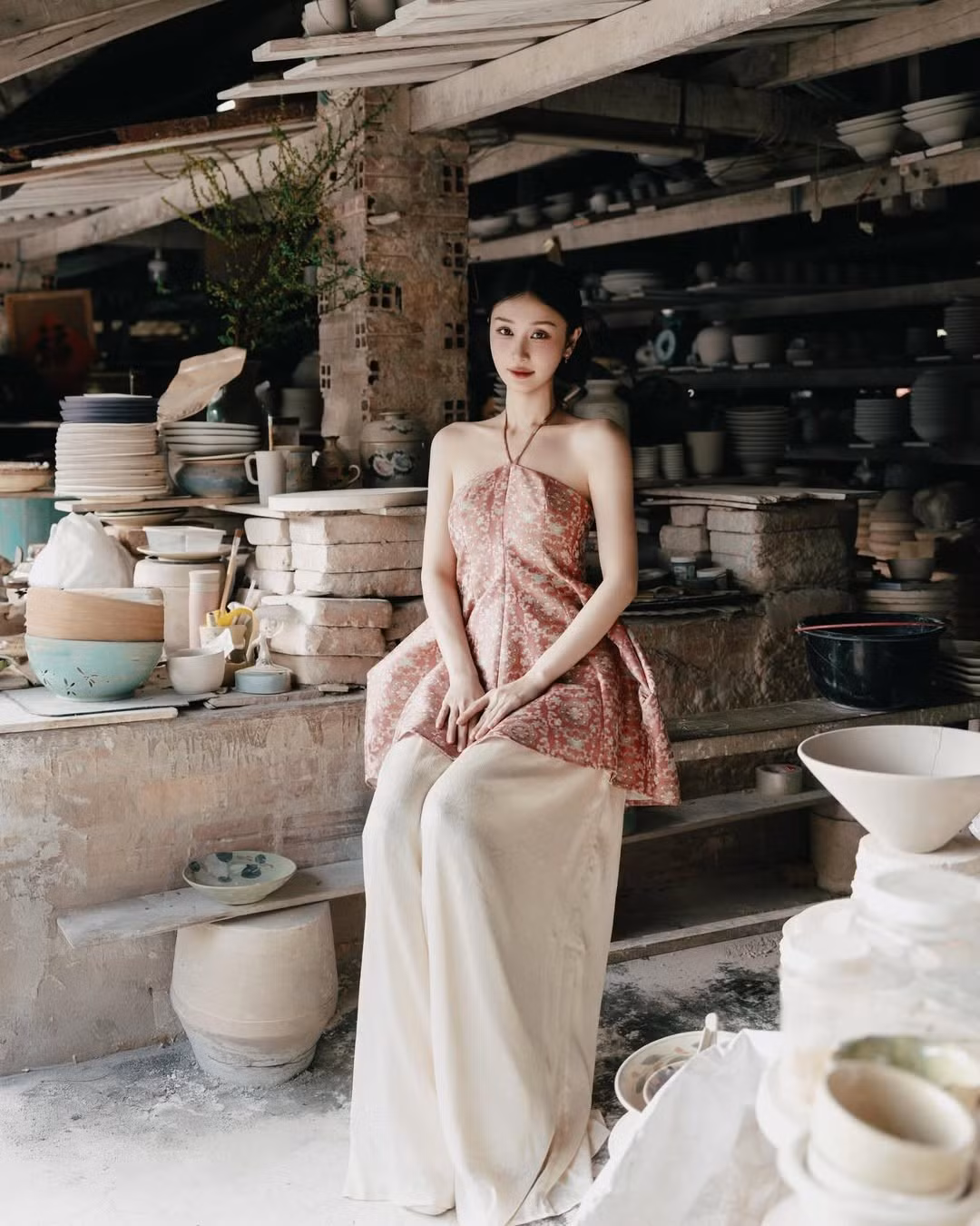 Bước sang ngưỡng cửa tuổi 30, cô không còn đóng khung trong hình tượng "băng thanh ngọc khiết" mà thường xuyên thay đổi phong cách. (Ảnh: IGNV)