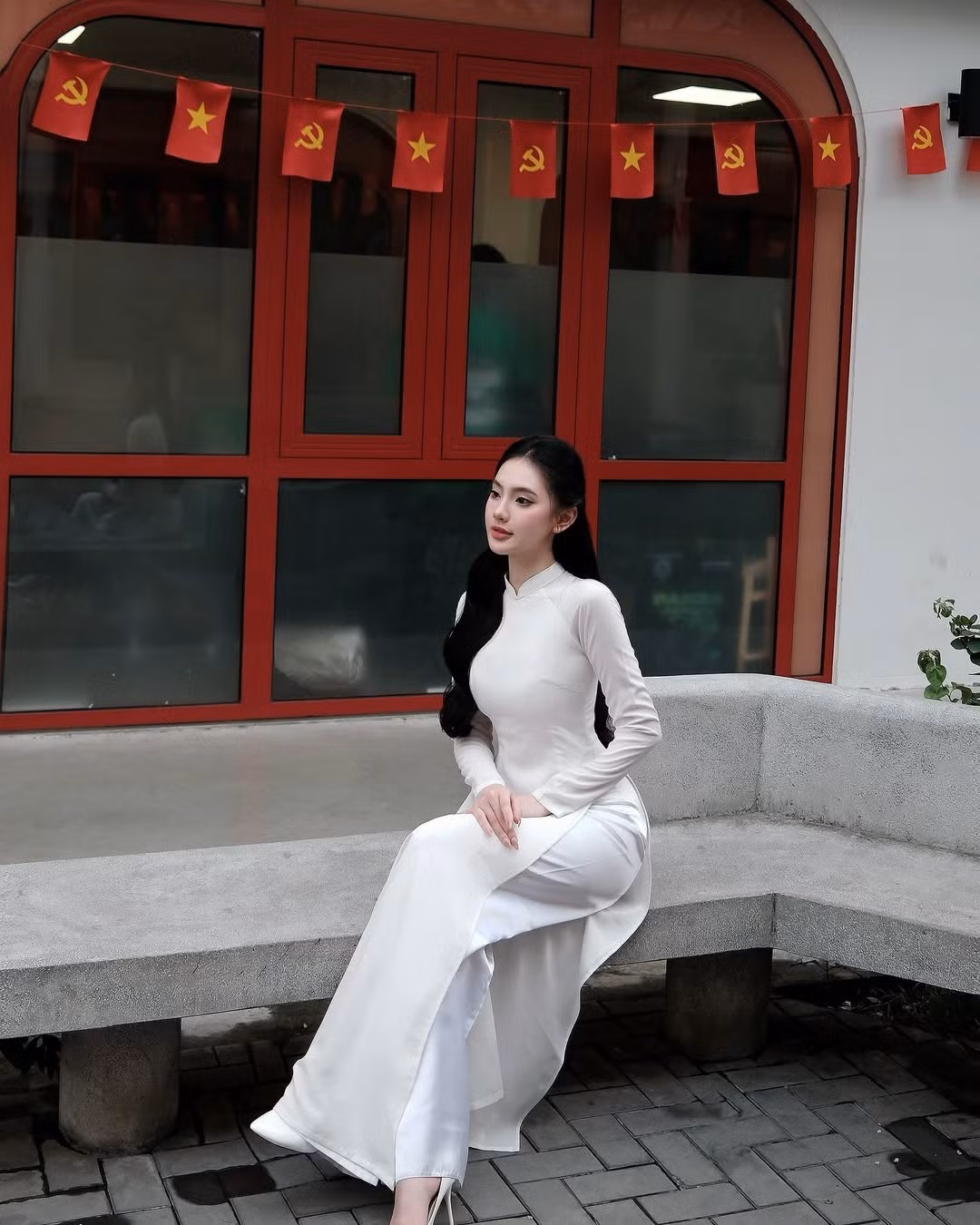 Nụ cười mỉm duyên dáng, ánh mắt trong veo của cô nàng dễ dàng "đốn tim" bất cứ người đối diện nào.