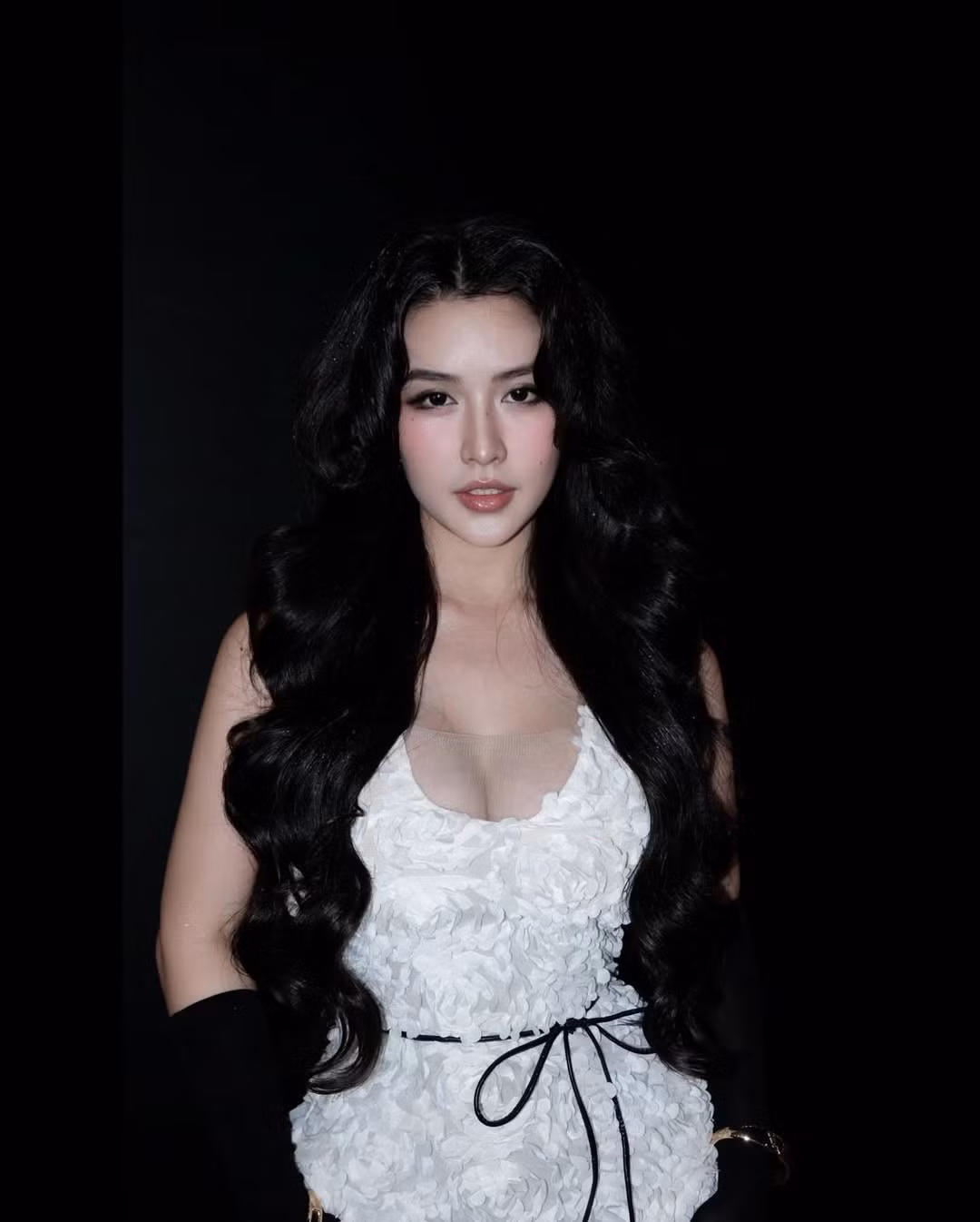 Sở hữu ngoại hình xinh đẹp, vóc dáng quyến rũ, cô nàng được mệnh danh "mỹ nhân sexy". (Ảnh: IGNV)