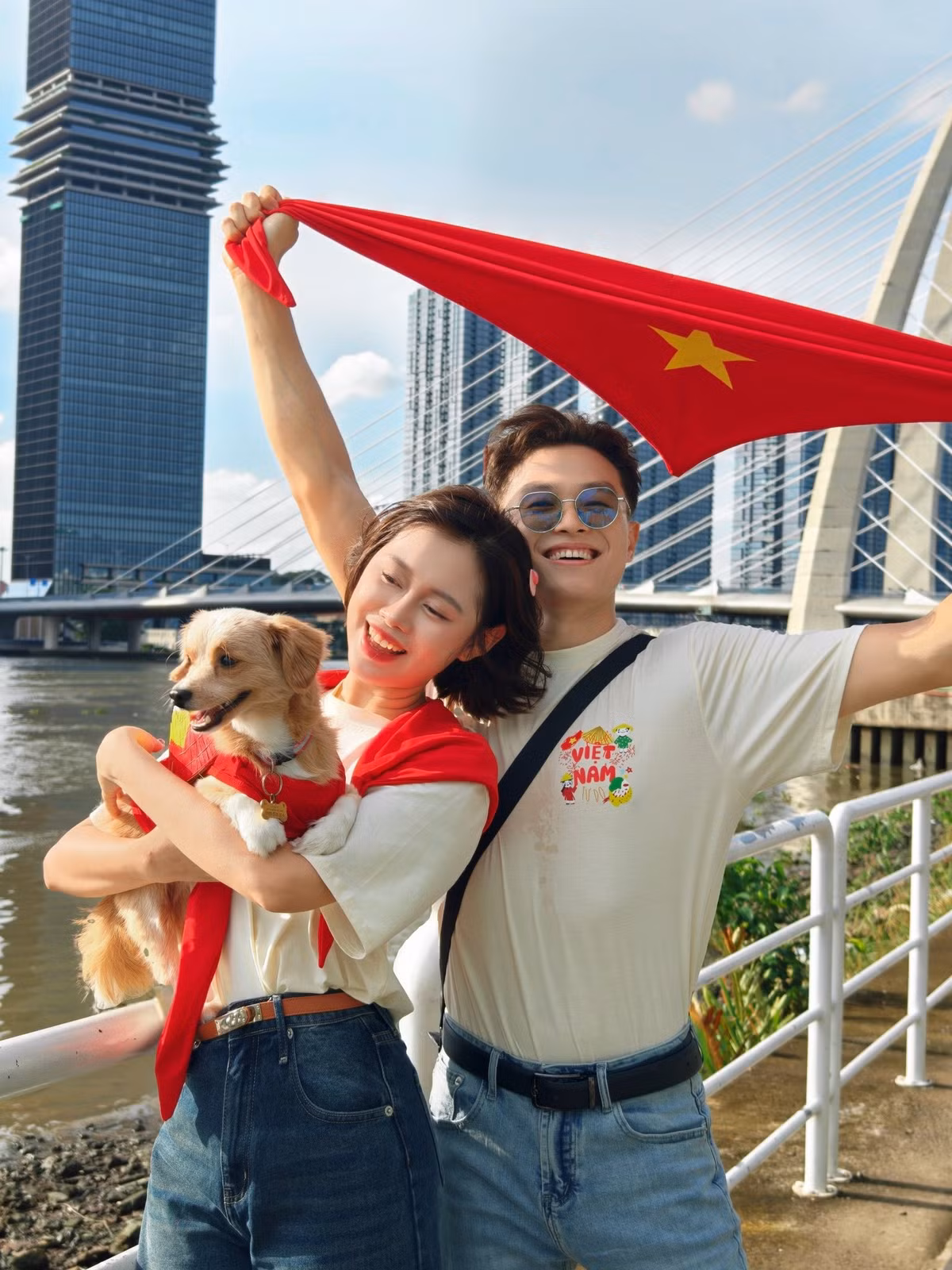 Bên cạnh những nội dung giải trí, Việt Phương Thoa còn thu hút lượng lớn người theo dõi bởi phong cách thời trang đa dạng và cá tính. (Ảnh: FBNV)
