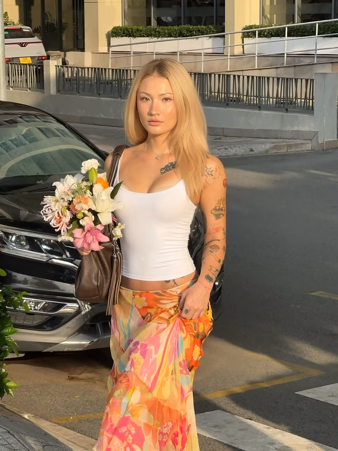 Naomi Roestel Huỳnh, "bông hồng lai" mang trong mình hai dòng máu Việt - Đức, luôn gây ấn tượng mạnh với vẻ ngoài cuốn hút và gu thời trang đầy cá tính. (Ảnh: IGNV)