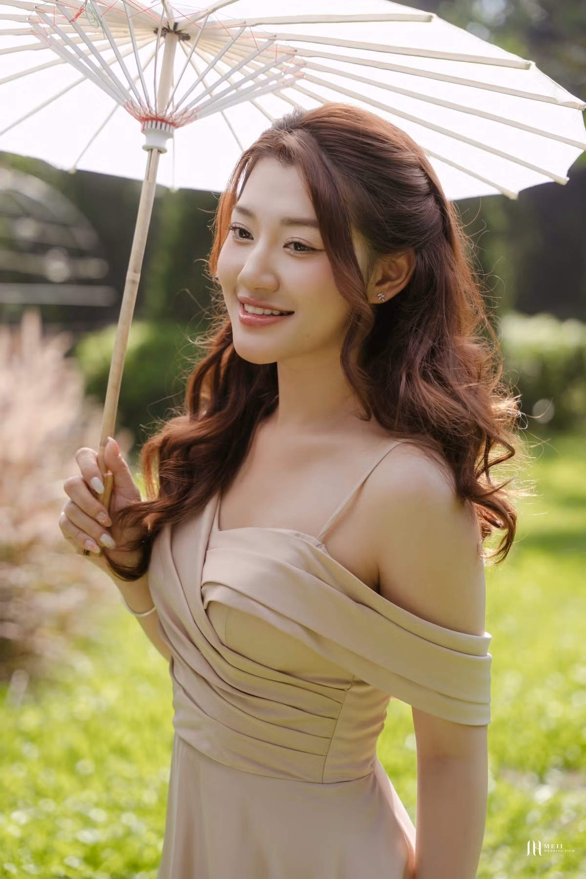 Cô nàng theo đuổi phong cách nhẹ nhàng, nữ tính.