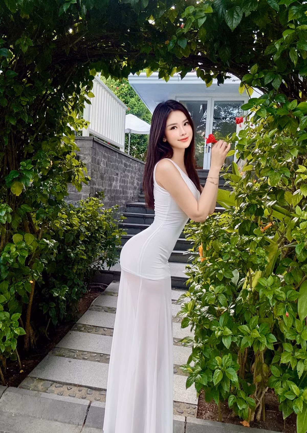 Cuộc sống làm mẹ 2 con sang chảnh của chân dài Bắc Ninh khiến nhiều mẹ bỉm không khỏi ganh tỵ. Đào Lan Phương thường xuyên chia sẻ những hình ảnh cùng 2 con đi du lịch khắp nơi.