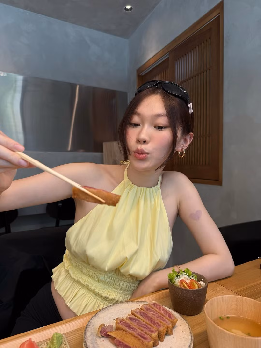 Sau khi cưới, cặp đôi thường xuất hiện cũng nhau trong những chuyến du lịch đến nhiều địa điểm nổi tiếng trên thế giới.