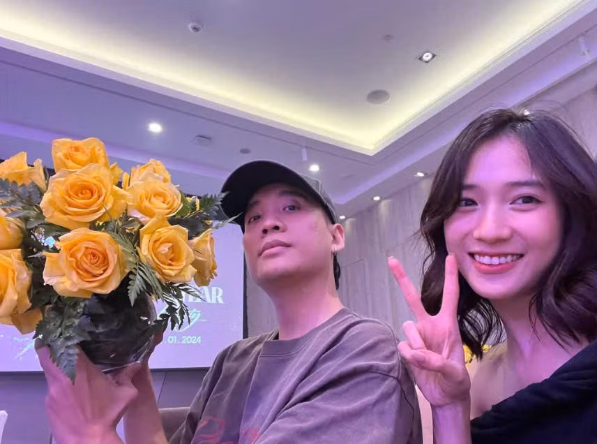 Từ sau khi kết hôn, Trâm Anh chọn cách lui về phía sau làm hậu phương vững chắc cho chồng, dành toàn bộ thời gian chăm sóc gia đình nhỏ. (Ảnh trong bài: Facebook, Instagram nhân vật)