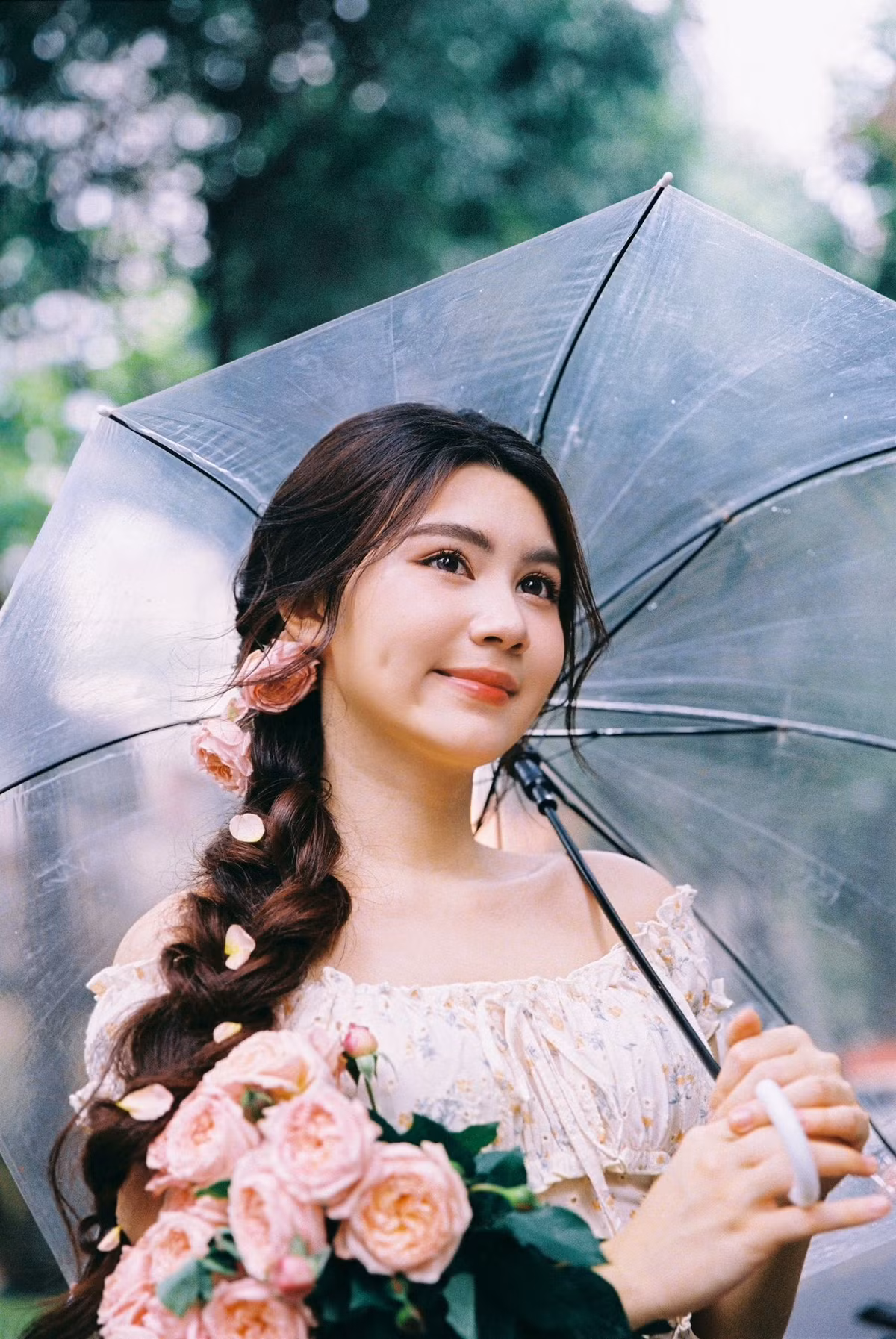 Mai Thảo Ngọc (Hạt Dẻ) - con gái út của MC Quyền Linh và doanh nhân Dạ Thảo - luôn là cái tên nhận được sự quan tâm lớn từ công chúng nhờ sở hữu nhan sắc nổi bật và chiều cao ấn tượng. (Ảnh: FBNV)