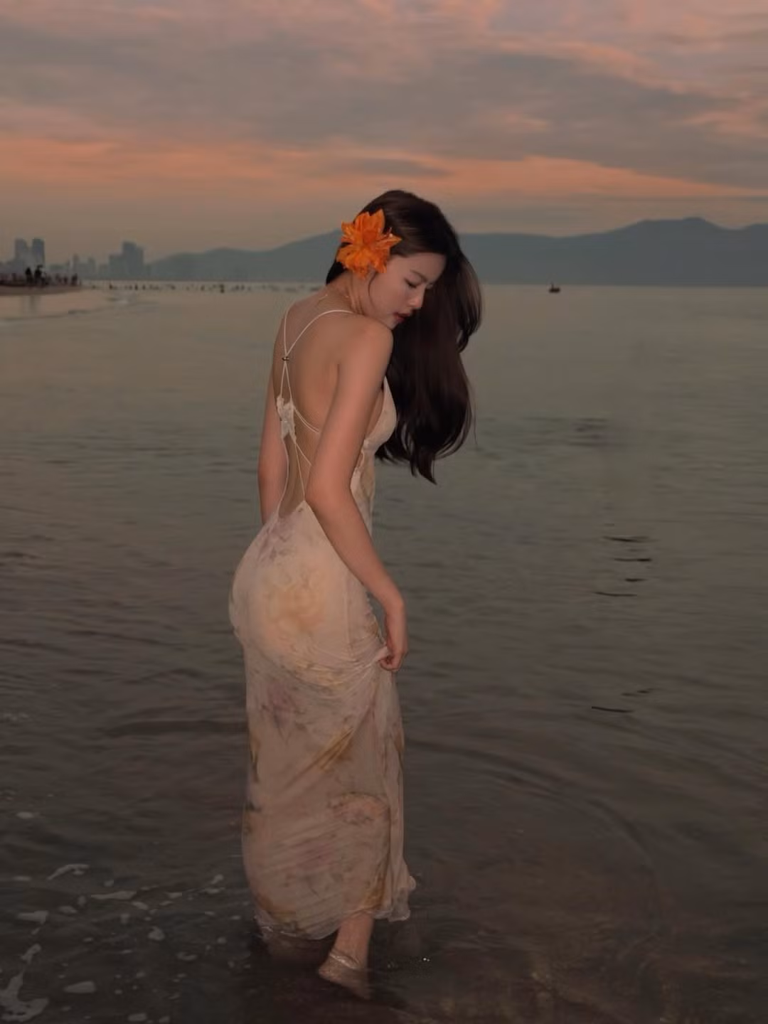 Mỗi lần xuất hiện, cô nàng đều biết cách "đốn tim" người hâm mộ bằng vẻ đẹp riêng của mình.