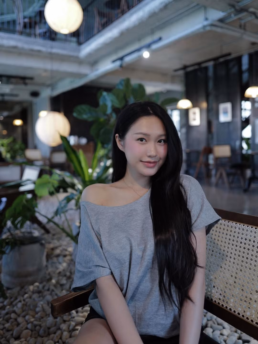 Mới đây, Doãn Hải My tiếp tục "gây thương nhớ" khi chia sẻ loạt ảnh đời thường vô cùng xinh đẹp và dịu dàng. (Ảnh: IGNV)