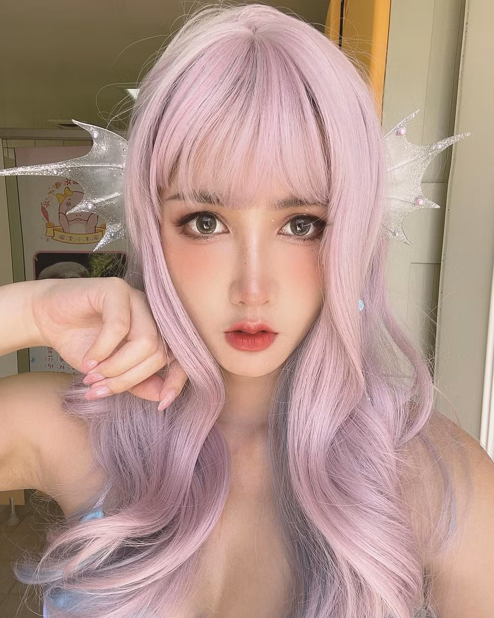 Sau 3 năm, Lỗ Hiểu Hy hiện tại được nhận xét không chỉ giữ vững phong độ mà còn ngày càng "thăng hạng" về nhan sắc và phong cách.