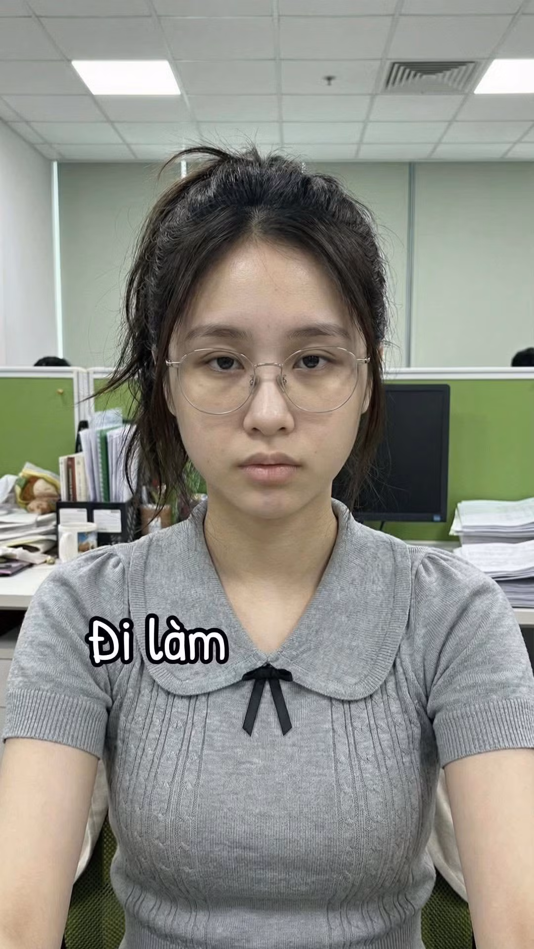 Mới đây, trào lưu "biến hình" đầy thú vị khi lên đồ diện cùng 1 trang phục nhưng lại cho thấy sự khác biệt giữa lúc làm việc và lúc đi chơi khiến chị em nhiệt tình hưởng ứng.