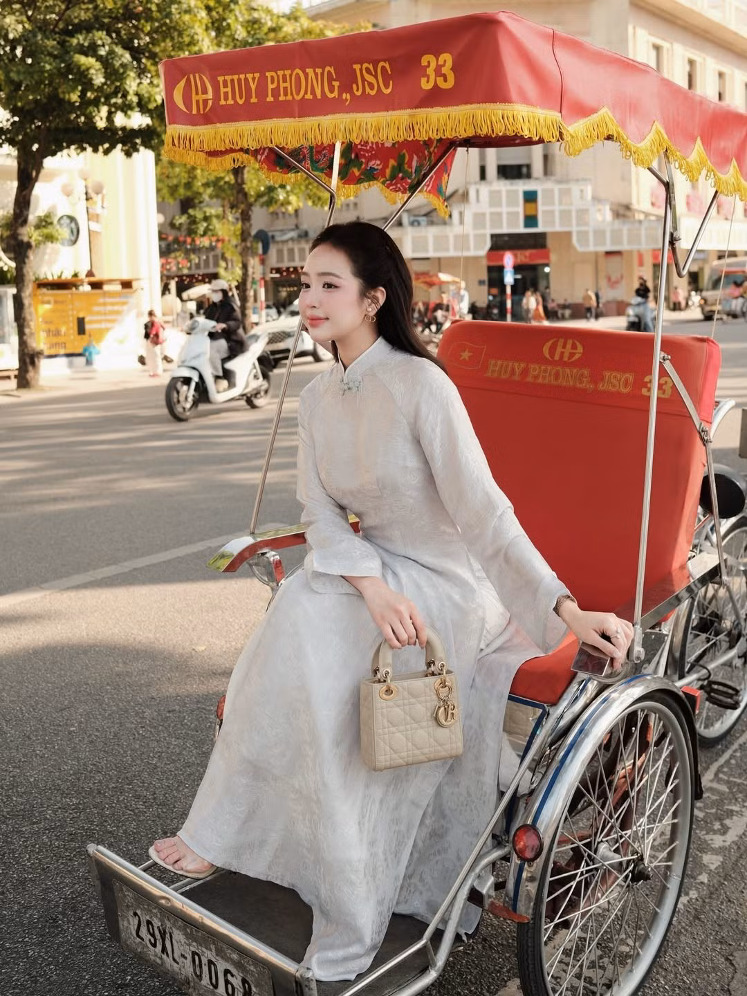 Những bộ ảnh mới của cô nàng đều nhận về rất nhiều lượt tương tác trên mạng xã hội. (Ảnh: IGNV)