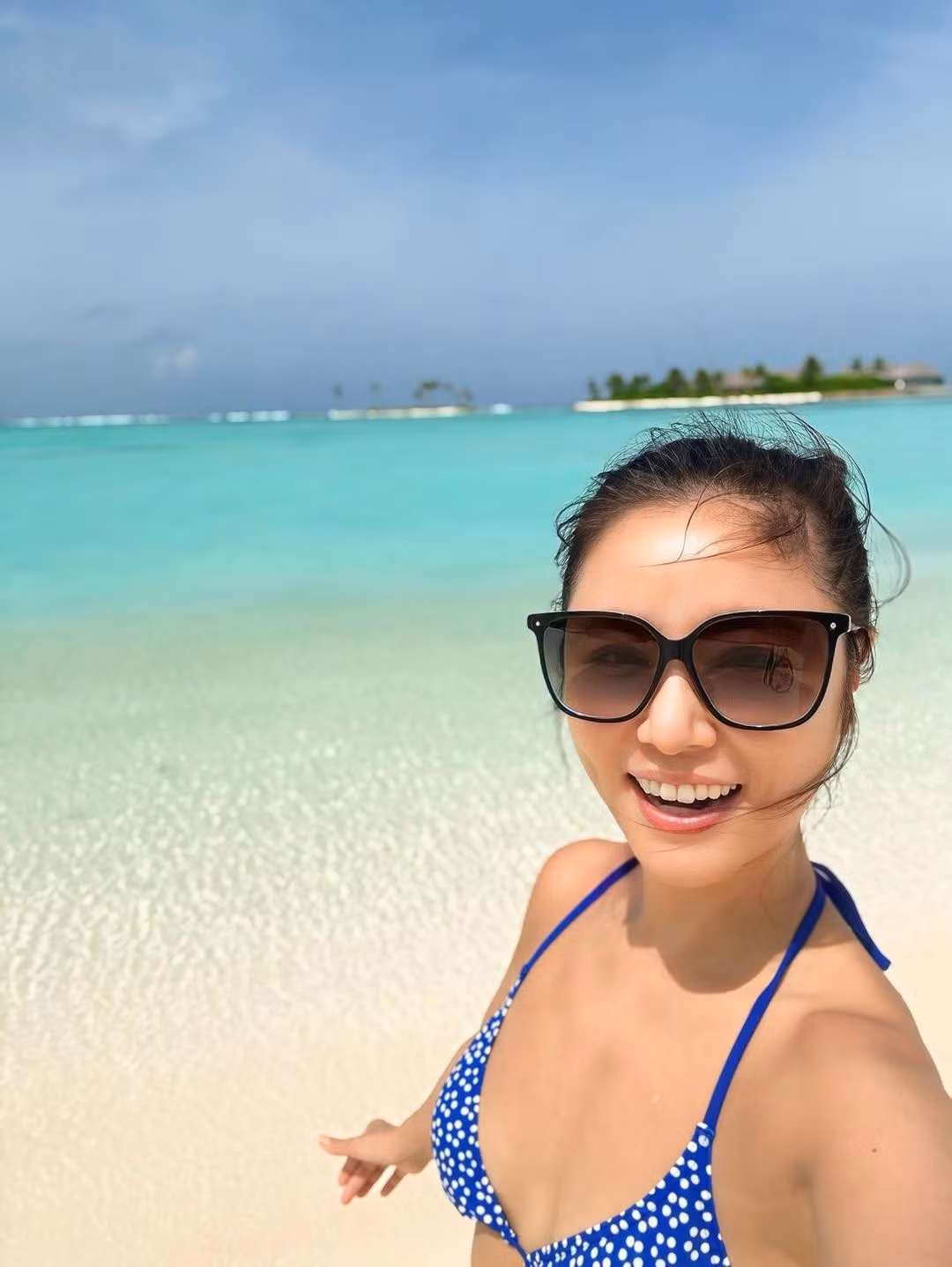 Dù không trang điểm cầu kỳ, vẻ ngoài trẻ trung, tươi tắn của nữ diễn viên vẫn nhận được "cơn mưa" lời khen từ khán giả.