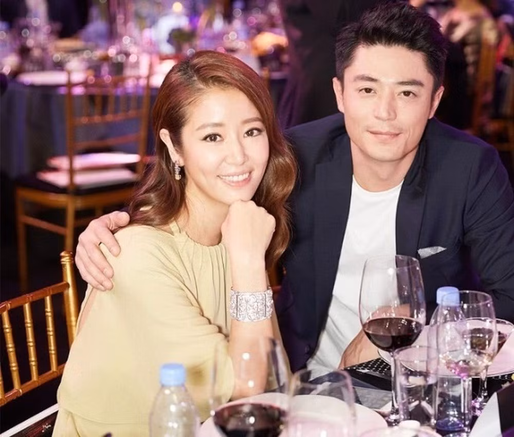 Cô cũng rất chú trọng đến chế độ ăn uống lành mạnh, với nhiều trái cây và rau xanh, đồng thời chia sẻ việc đang tích cực giảm cân.