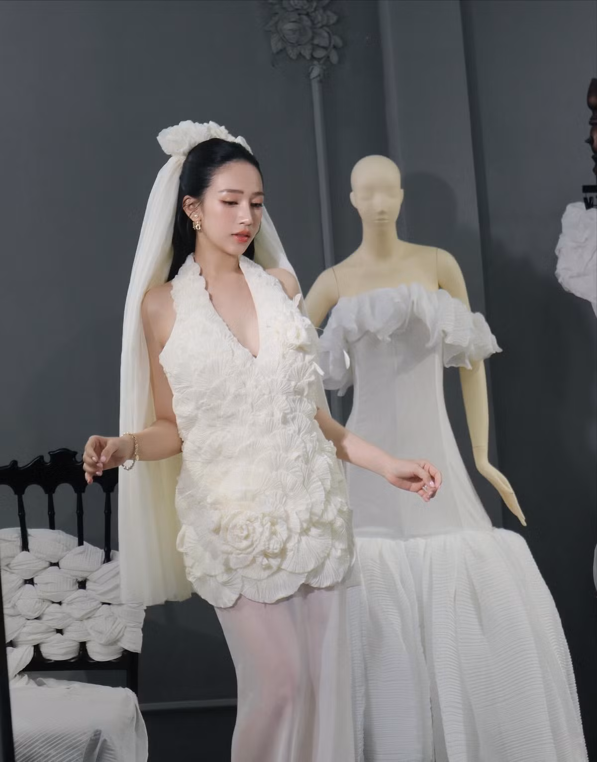 Sau 6 năm kết hôn với Tâm Nguyễn, cô hiện là mẹ của 4 thiên thần nhỏ. Dù bận rộn với vai trò làm mẹ, Joyce Phạm vẫn giữ được vẻ ngoài xinh đẹp, rạng rỡ, khiến công chúng luôn dõi theo. (Ảnh: FBNV)