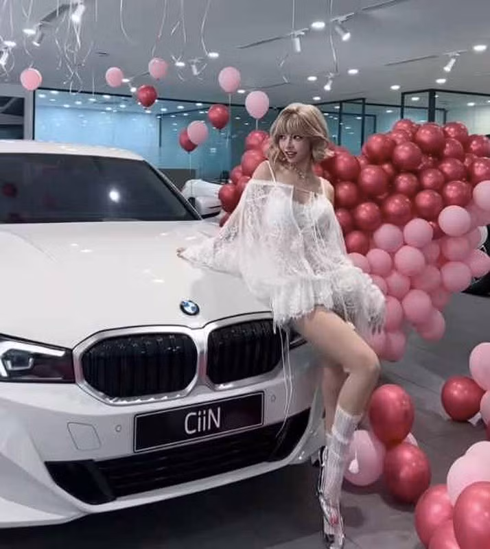 Không chỉ tạo dấu ấn với phong cách cá nhân và các video triệu view, sự nghiệp thành công của Ciin còn được thể hiện rõ qua khối tài sản mà cô nàng tích lũy được khi còn rất trẻ. (Ảnh: @l.ciin)