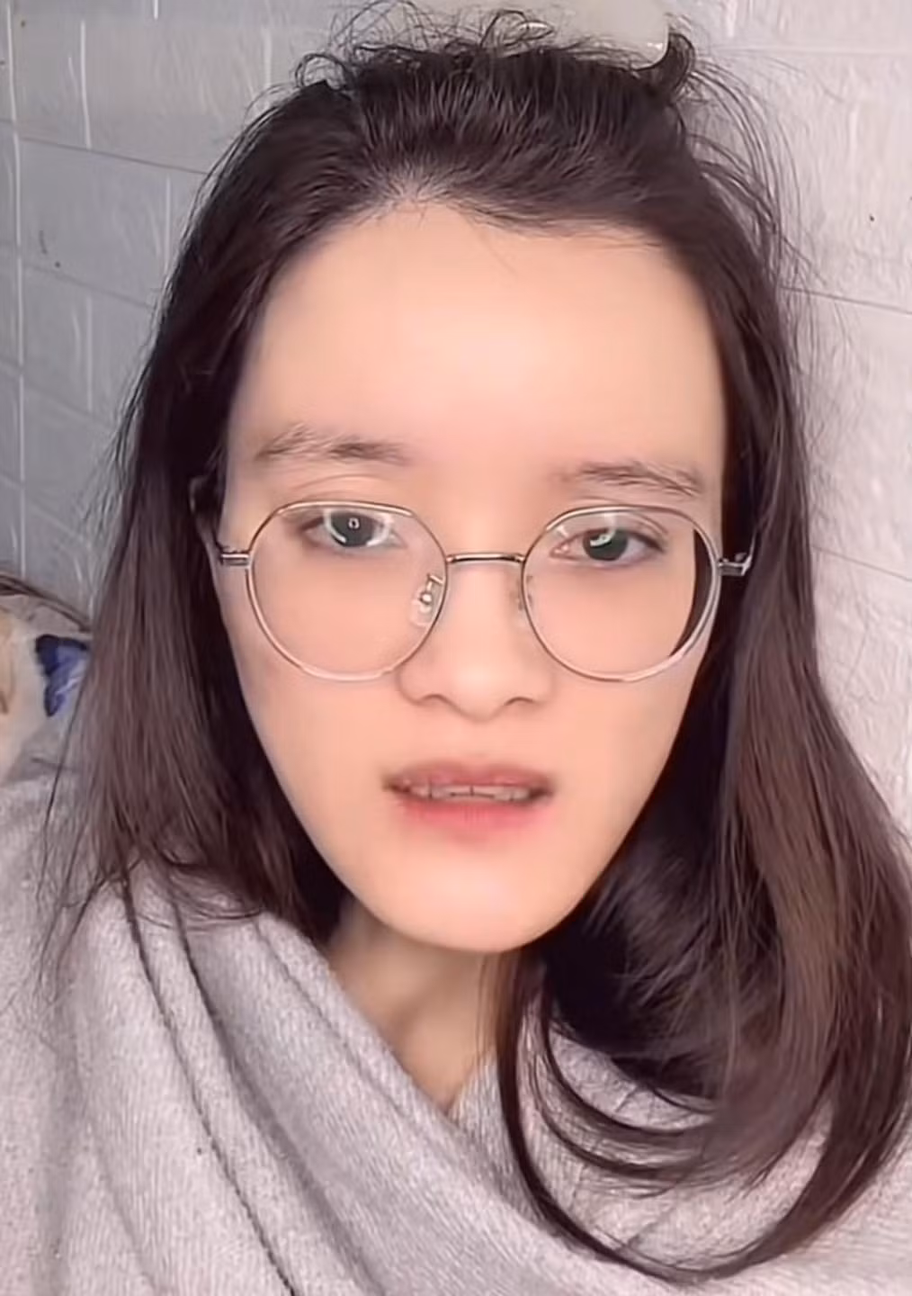 Hiện tại, Ny đã đăng tải clip xin lỗi và khóa bình luận trên trang TikTok của mình.