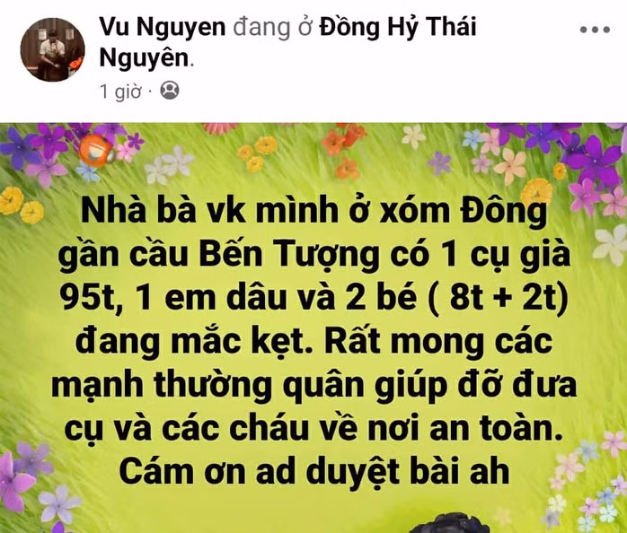 Nhiều khu vực báo động nước ngập đến tầng 1, thậm chí tầng 2. Tình trạng mất điện và nước, khiến người dân phải leo lên mái nhà cầu cứu.