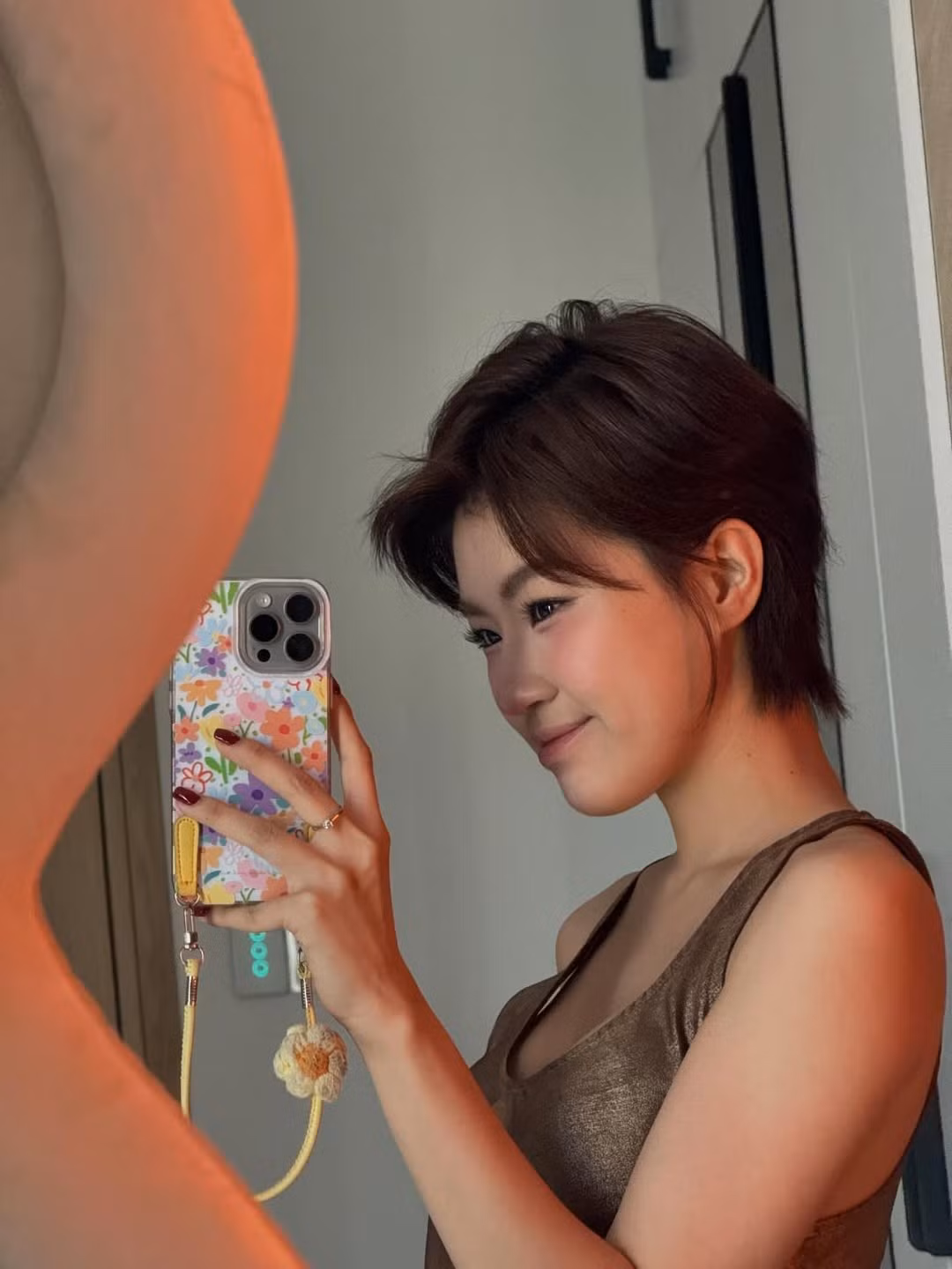 Bên cạnh những lời khen ngợi, nhiều người còn đặt nghi vấn về việc nữ rapper đã "dao kéo" để có được vòng 1 cuốn hút như hiện tại. (Ảnh: IGNV)