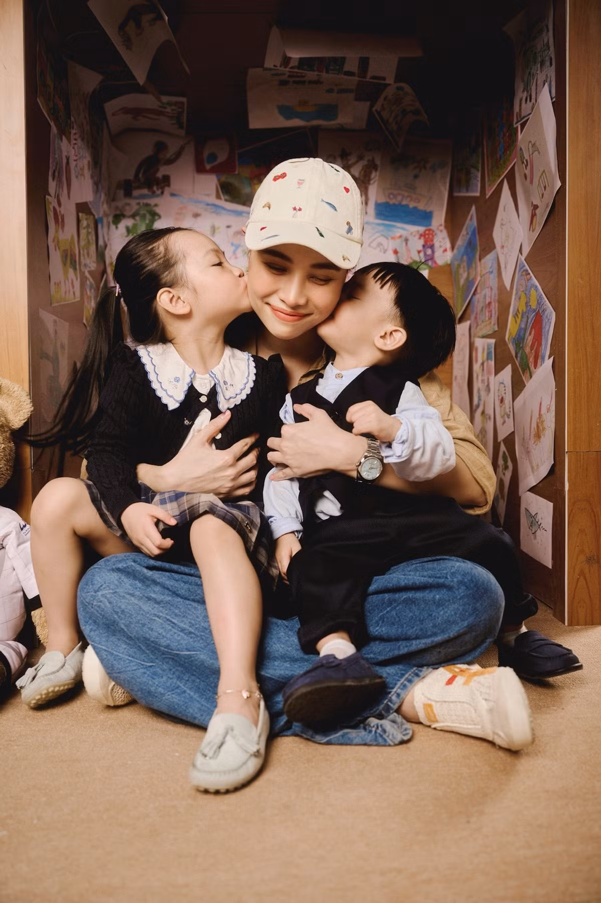 Cường Đô La và Đàm Thu Trang kỷ niệm sáu năm ngày cưới hôm 28/7. Trên trang cá nhân, cặp đôi thoải mái chia sẻ hình ảnh sinh hoạt đời thường. (Ảnh: FB Đàm Thu Trang)