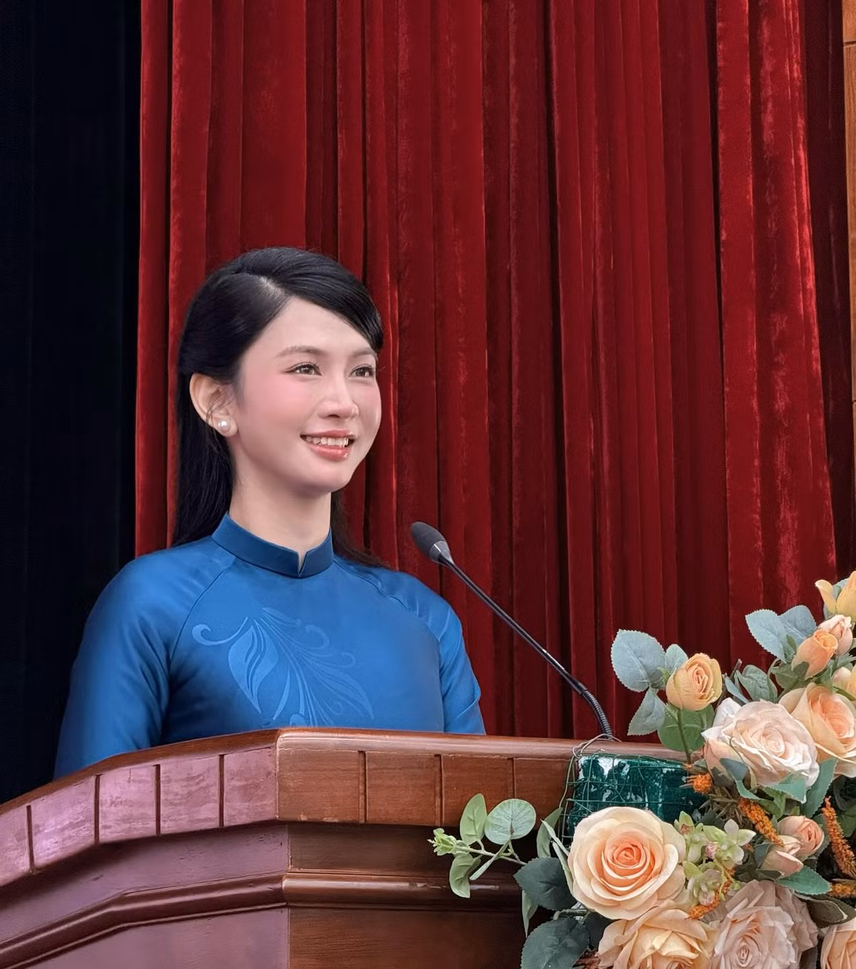 Đa số netizen cho rằng Lê Bống không nên vội vàng nhận toàn vai chính quá sức mình, mà cần đi lên từ những vai phụ để làm quen với ống kính và trau dồi kinh nghiệm.