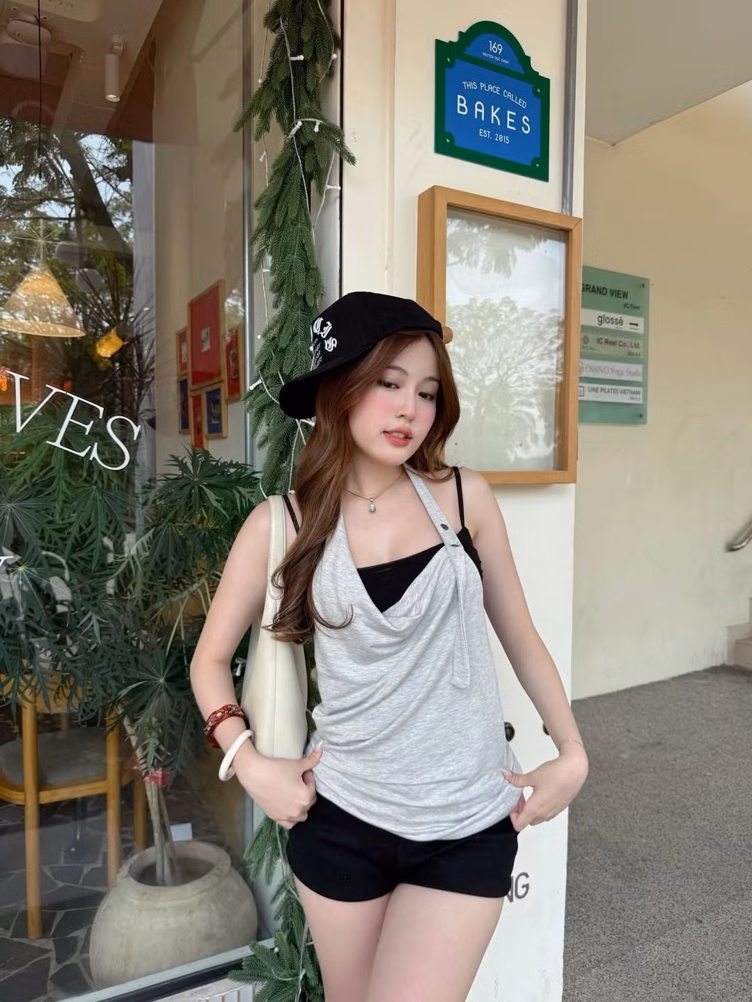 Ngay sau khi những hình ảnh này được chia sẻ, nhiều fan hâm mộ đã để lại những lời khen "có cánh": "Style nào cũng xinh", "đại ca của em đấy", "mặc gì cũng xinh yêu hết". (Ảnh: IGNV)