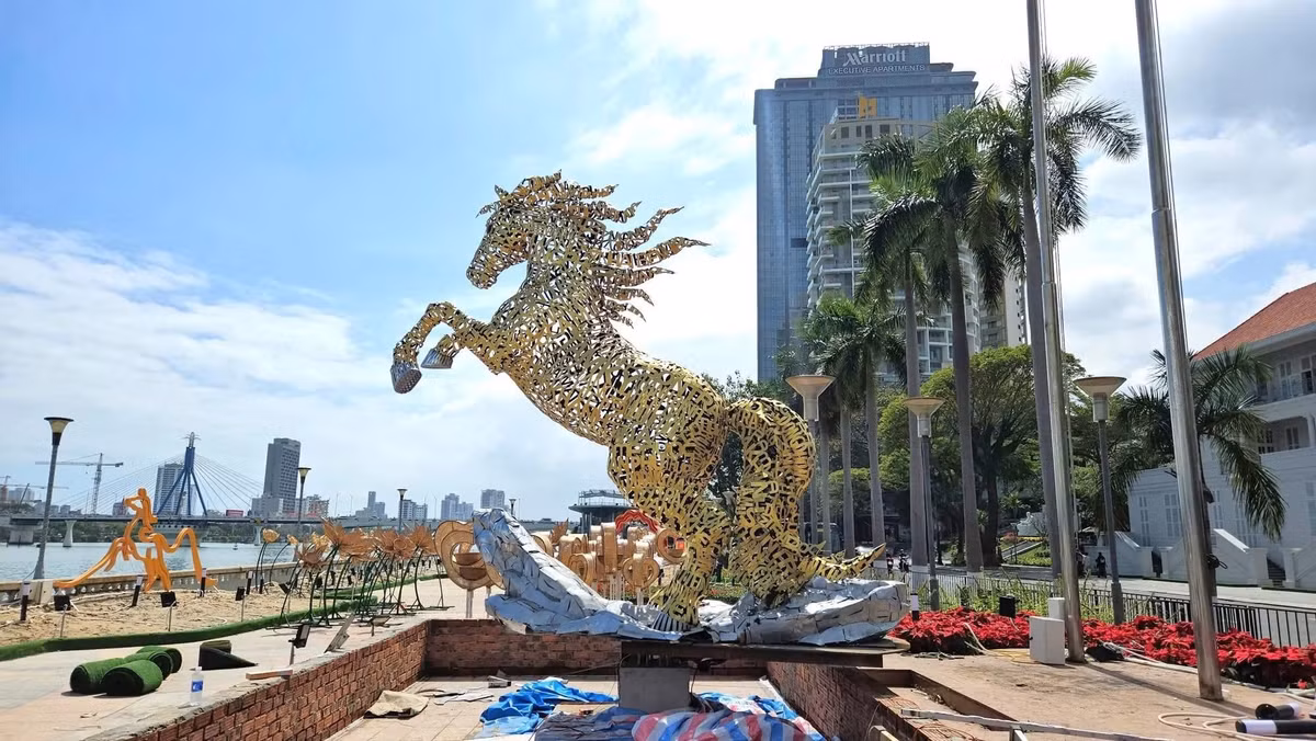Tác phẩm đại diện cho một Đà Nẵng của "Hiện tại". Mỗi địa danh là một mảnh ghép không thể tách rời, tạo nên một chỉnh thể thống nhất, vững chãi. Nó nhắc nhở mỗi người dân về nguồn cội và tinh thần đoàn kết - sức mạnh nội lực giúp thành phố vượt qua mọi thử thách.