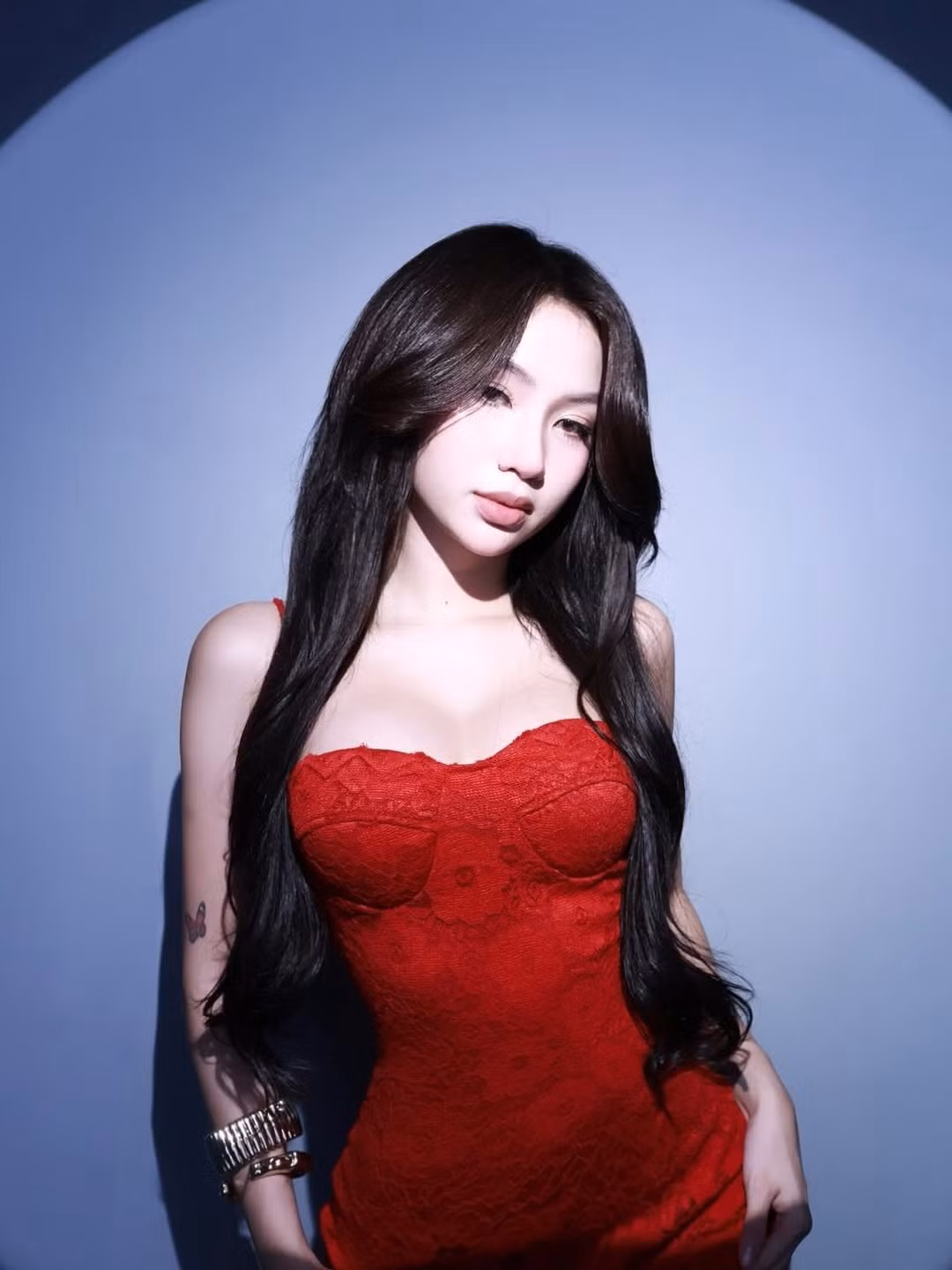 Loạt ảnh mới nhất của Quỳnh Như đã nhanh chóng "gây bão" mạng xã hội, chứng minh sức hút của một trong những Tiktoker đình đám hiện nay. (Ảnh: IGNV)