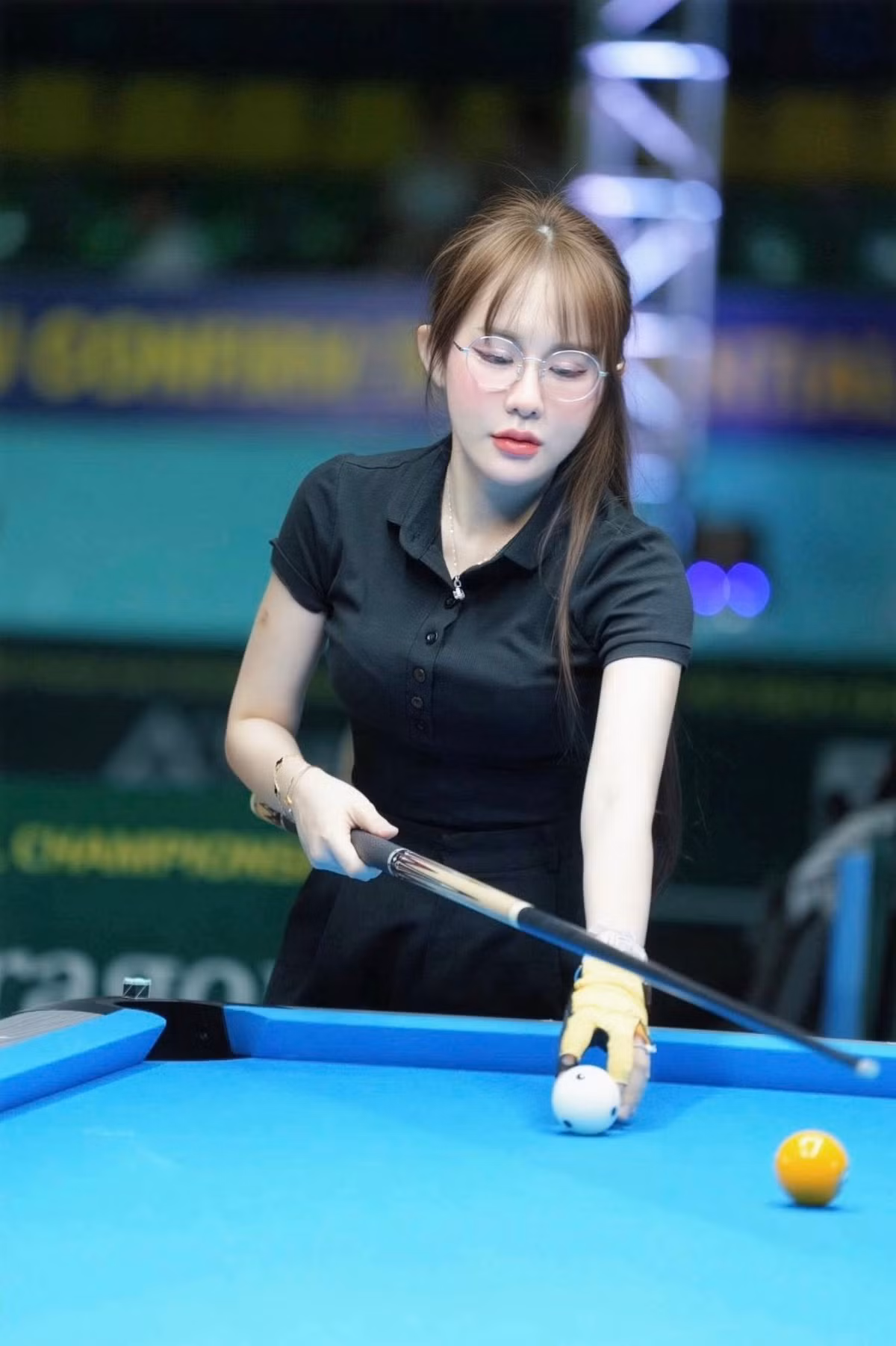 Với vẻ ngoài nổi bật, cô nàng thu hút về cho mình lượng fan lớn. Mỗi bài đăng hay hình ảnh mới được cập nhật đều thu hút về lượng tương tác khủng từ người hâm mộ.