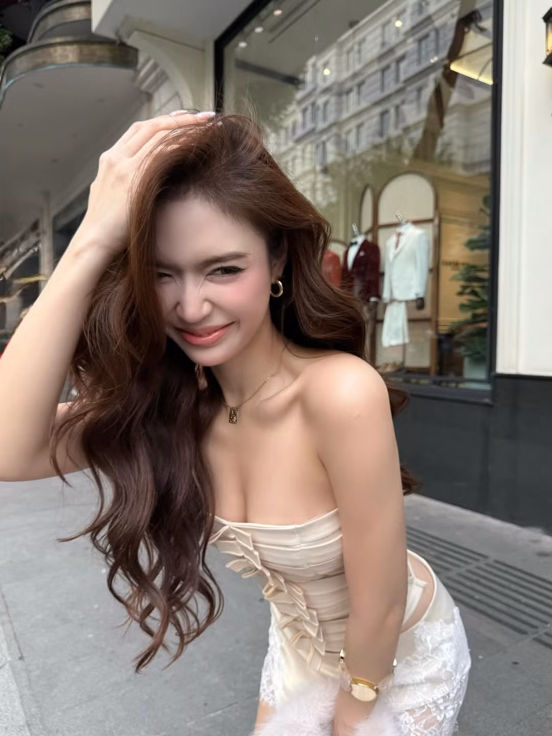 Mai Hà Hoàng Yến vốn là cái tên không còn xa lạ với cộng đồng mạng. Cô nàng bắt đầu nổi lên như một hiện tượng vào năm 2018 nhờ đoạn clip ngắn 10 giây ghi lại khoảnh khắc che nắng cho bạn. (Ảnh: IGNV)