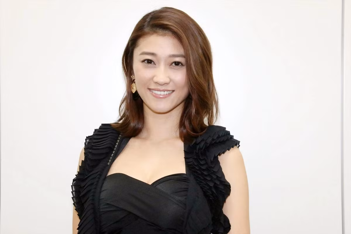 Mới đây, tờ Nikkan Sports đã đưa tin nữ diễn viên Hara Mikie bất ngờ xác nhận đã kết hôn. Hara Mikie tiết lộ bạn đời của cô là "một nhân viên làm việc cho công ty bình thường". Thông tin này khiến nhiều người hâm mộ của cô nàng vô cùng bất ngờ.
