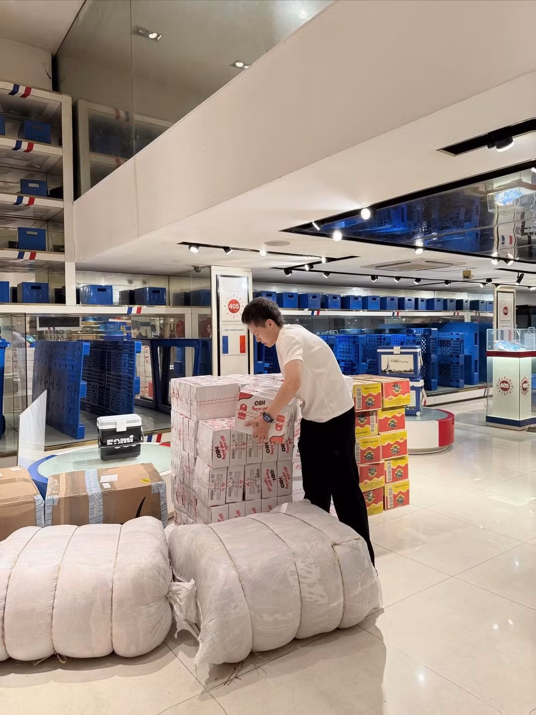 Hoạt động của Joyce Phạm là một trong số hàng ngàn nghĩa cử đẹp đang diễn ra trên khắp cả nước. (Ảnh: IGNV)