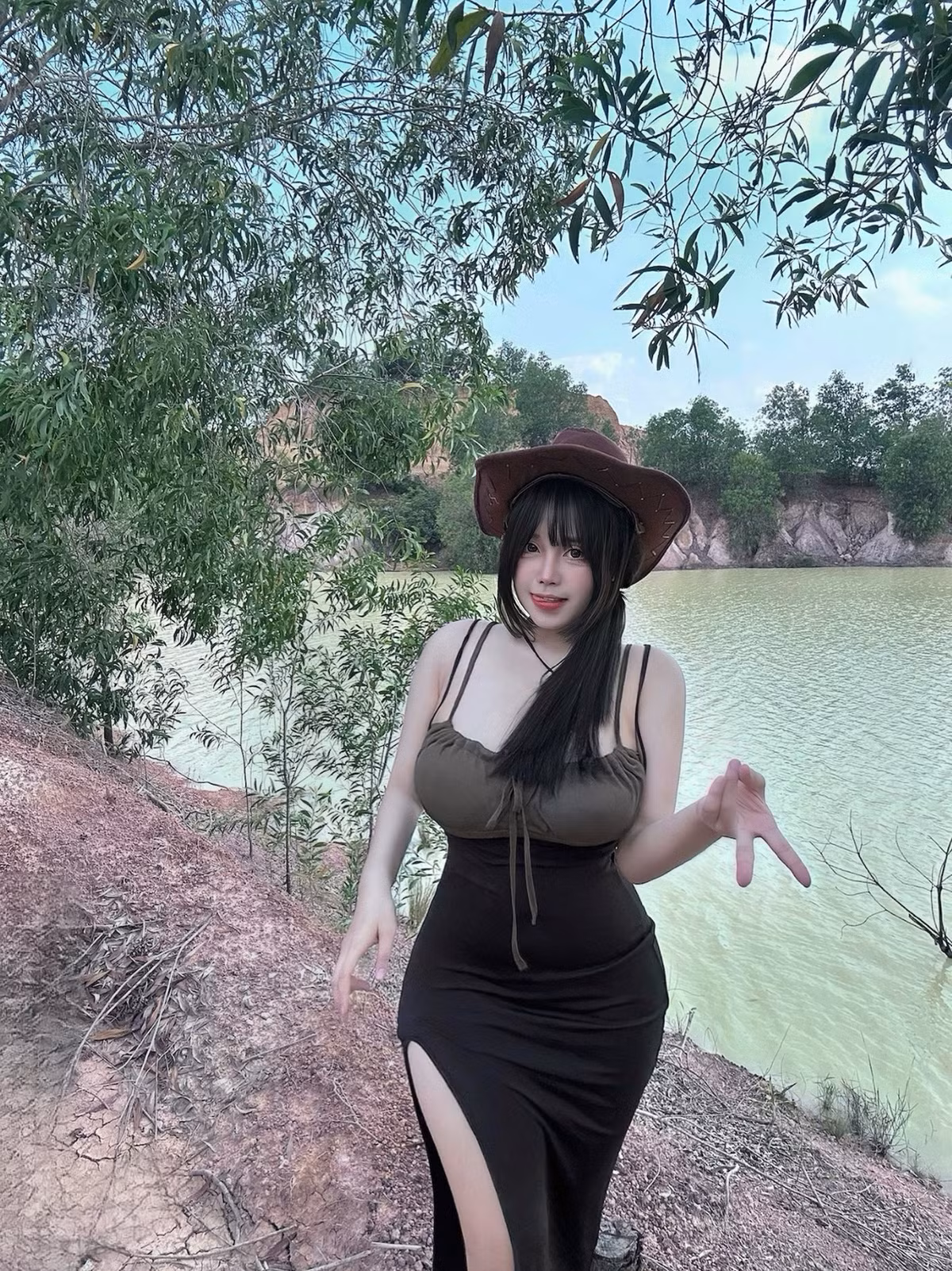 Nhiều người còn ví cô như "tiên nữ giáng trần" hay "nàng thơ giữa đời thực". (Ảnh: FBNV)