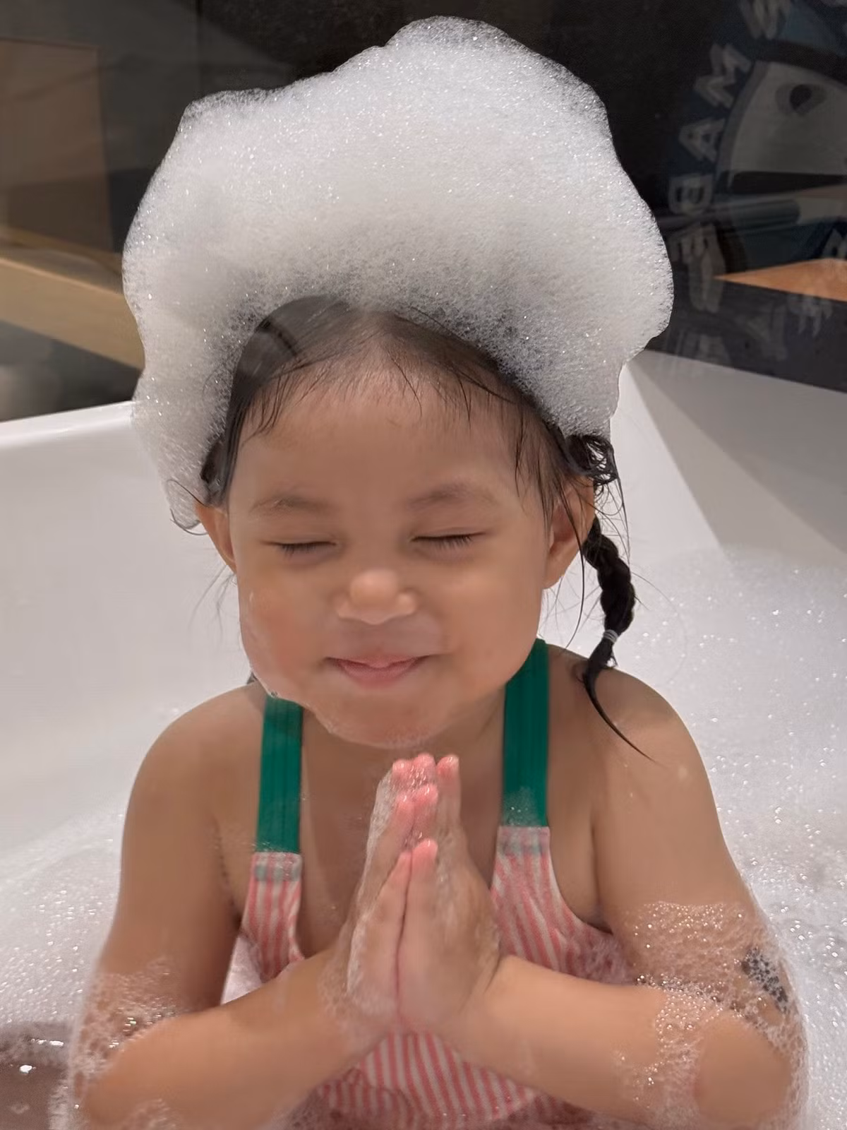 Pam, tên thật là Nguyễn An Hải Đường. Từ khi mới hơn 1 tuổi, cô bé đã trở thành “hiện tượng nhí” trên mạng xã hội, sở hữu những clip, hình ảnh có hàng triệu lượt tương tác. (Ảnh: Facebook Hoàng Kim Ngân)