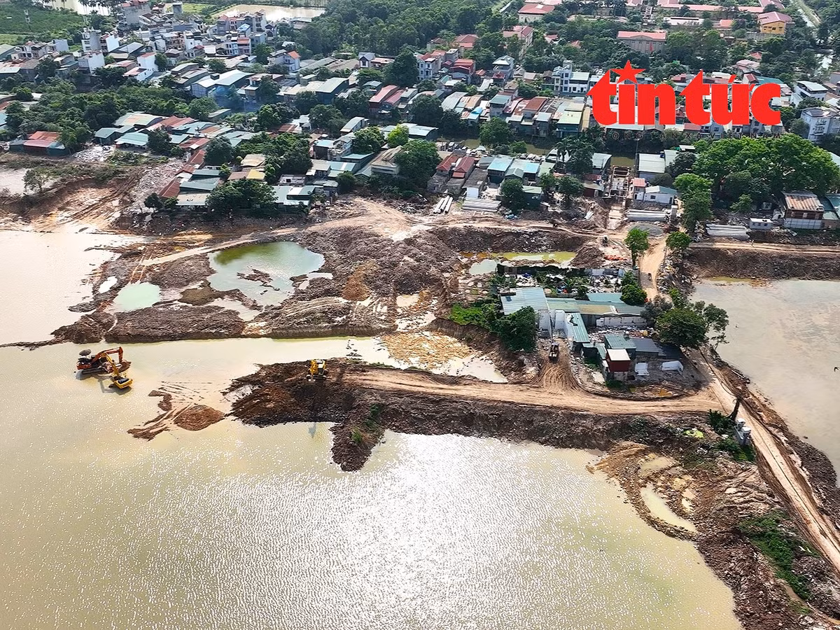 Công tác giải phóng mặt bằng và thi công dự án diễn ra đồng thời để bảo đảm tiến độ.