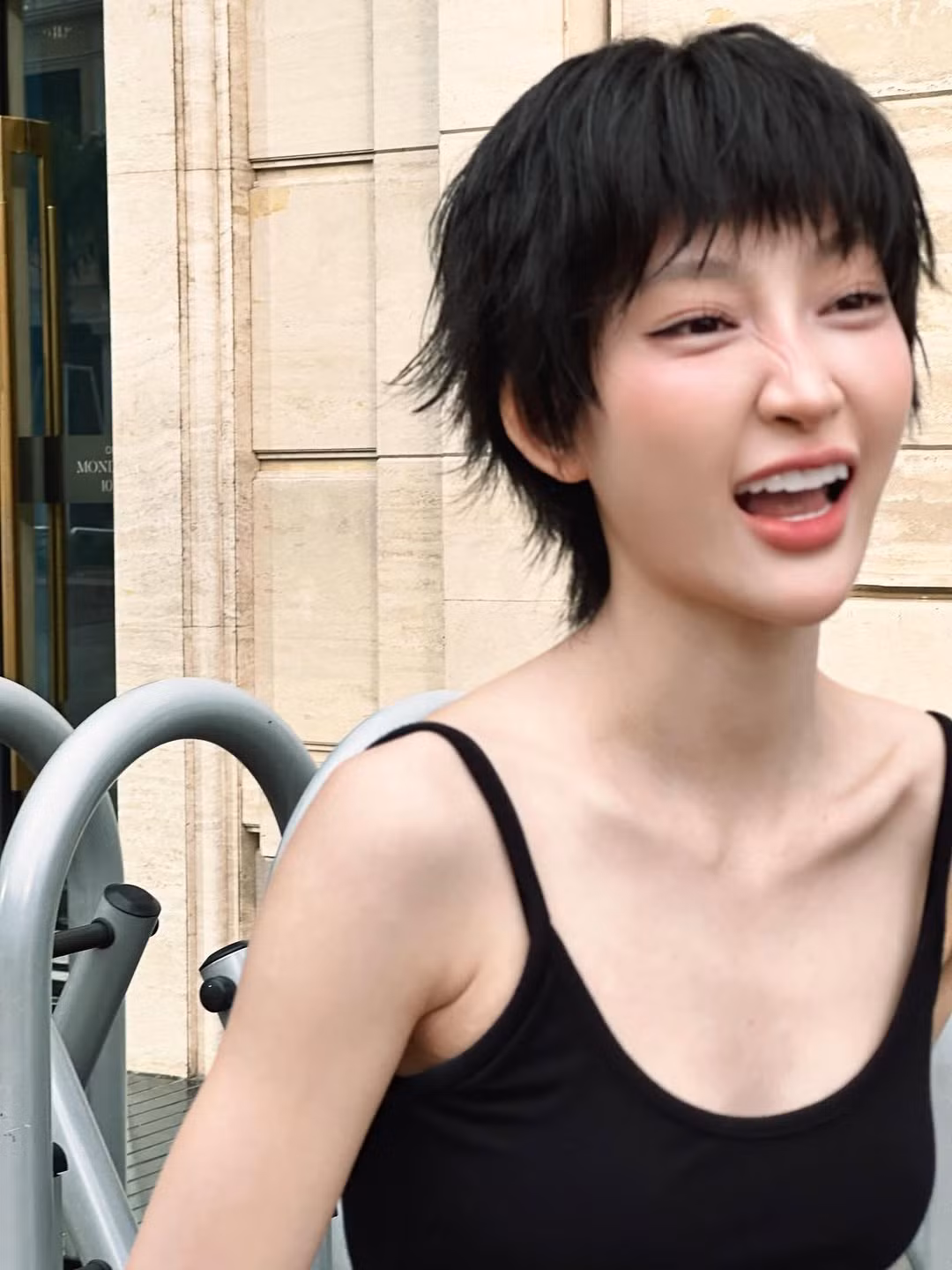 Vốn được biết đến với vẻ ngoài ngọt ngào, Juky San gần đây đã thử sức với nhiều phong cách thời trang đa dạng và gợi cảm hơn. (Ảnh: IGNV)