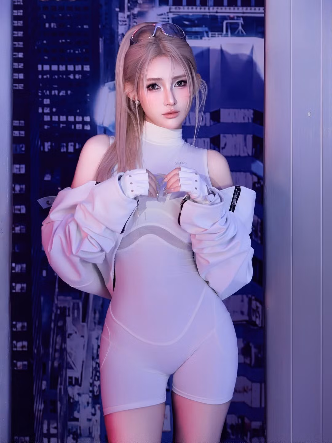 Những hình ảnh mới nhất của DJ Jenny Yến đã thực sự gây ấn tượng mạnh mẽ, khiến nhiều người không khỏi trầm trồ và thậm chí ngỡ như cô là một nhân vật AI bước ra từ thế giới ảo.