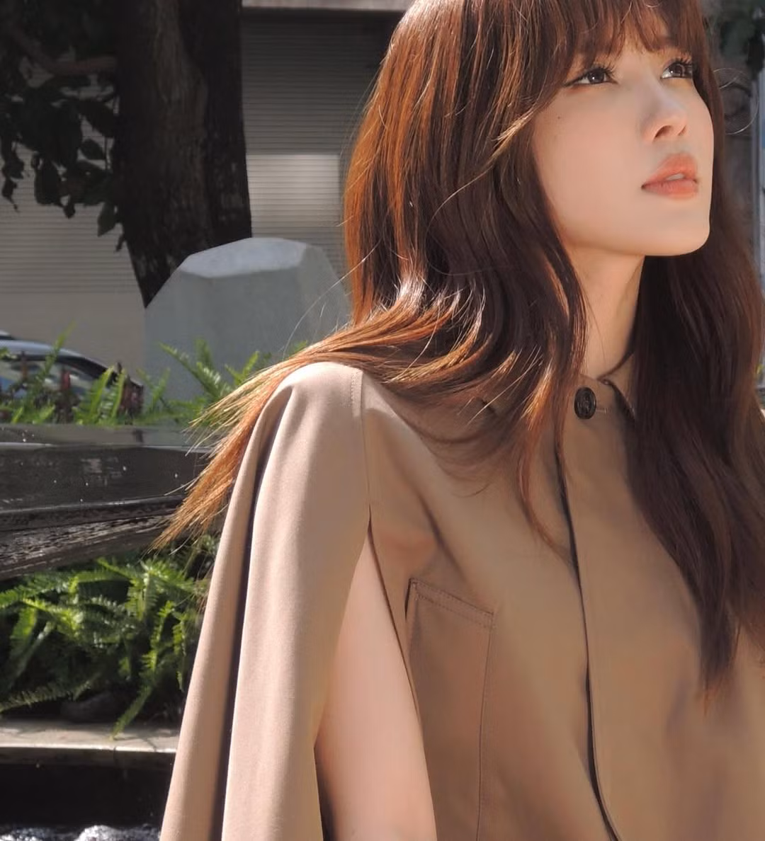 Vốn được đánh giá là khá "an toàn" trong phong cách thời trang, Thiều Bảo Trâm hiện tại đang chứng minh được sự "chuyển mình" với những màn phối đồ ấn tượng ngày càng lên tay.