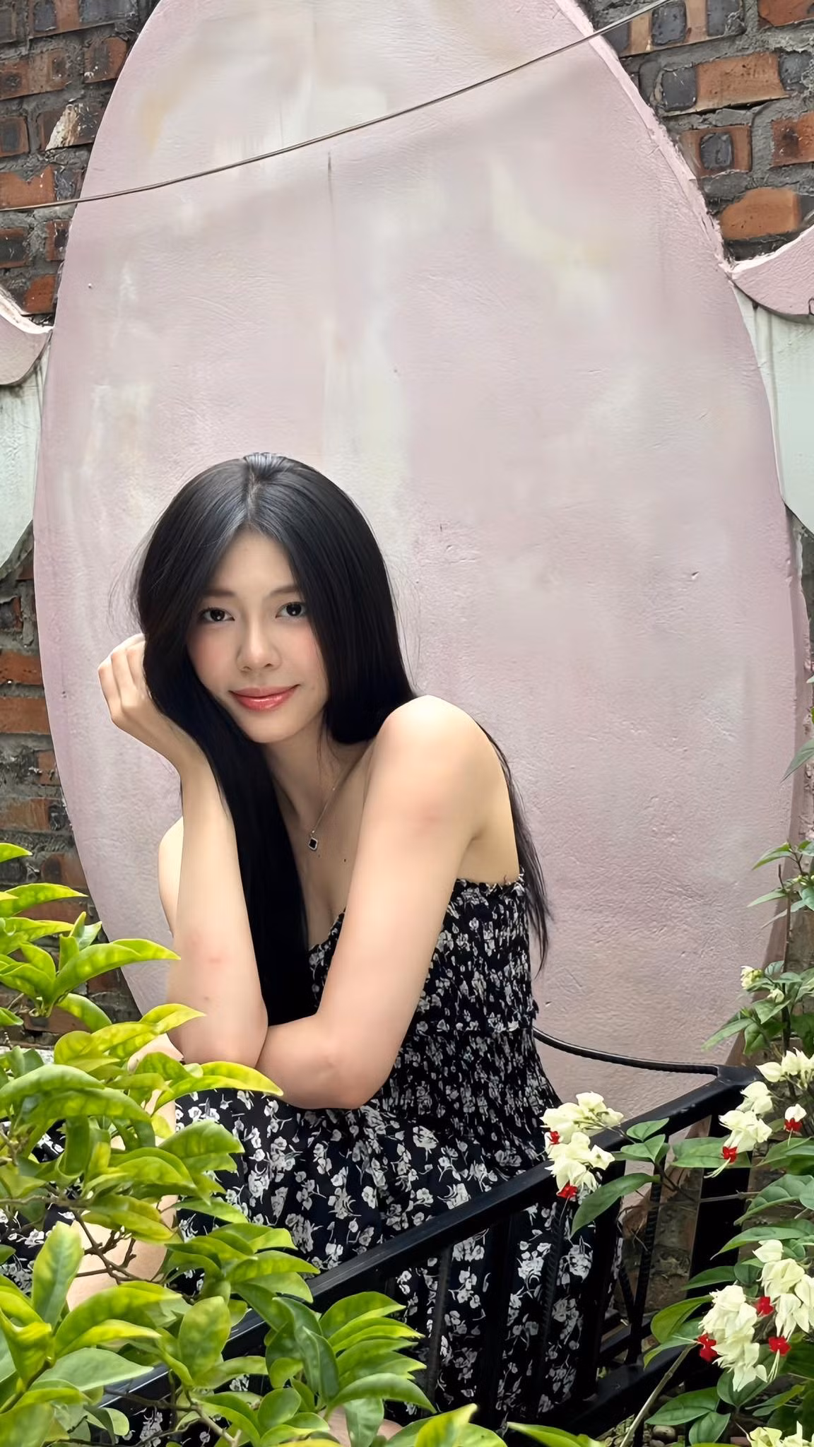Cô nàng hiện sở hữu trang cá nhân với hơn 75.000 lượt theo dõi trên mạng xã hội.