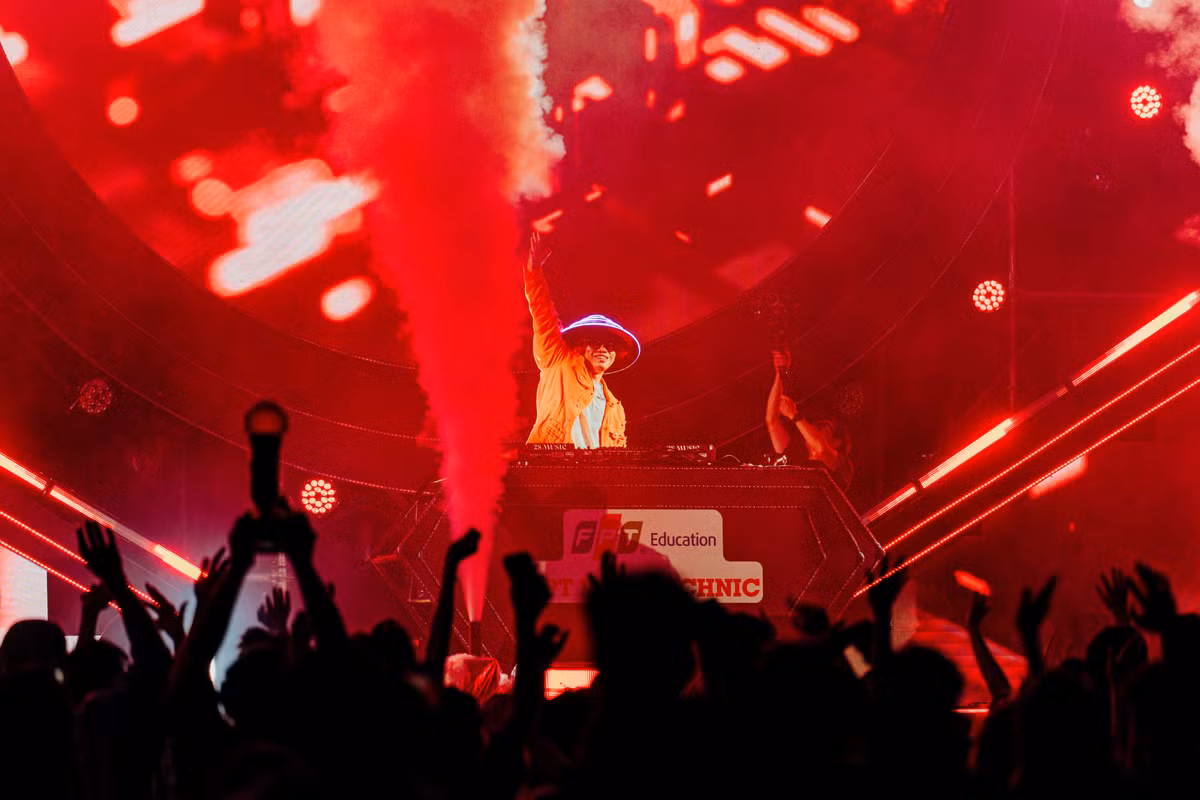 dj.jpg