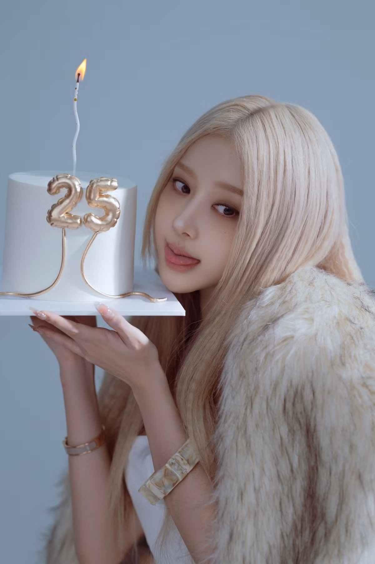 Vừa qua, cô nàng được mệnh danh là "Rosé bản Việt" - Lê Huyền Diệu đã chia sẻ loạt hình ảnh đặc biệt nhân dịp sinh nhật tuổi 25. (Ảnh: IGNV)
